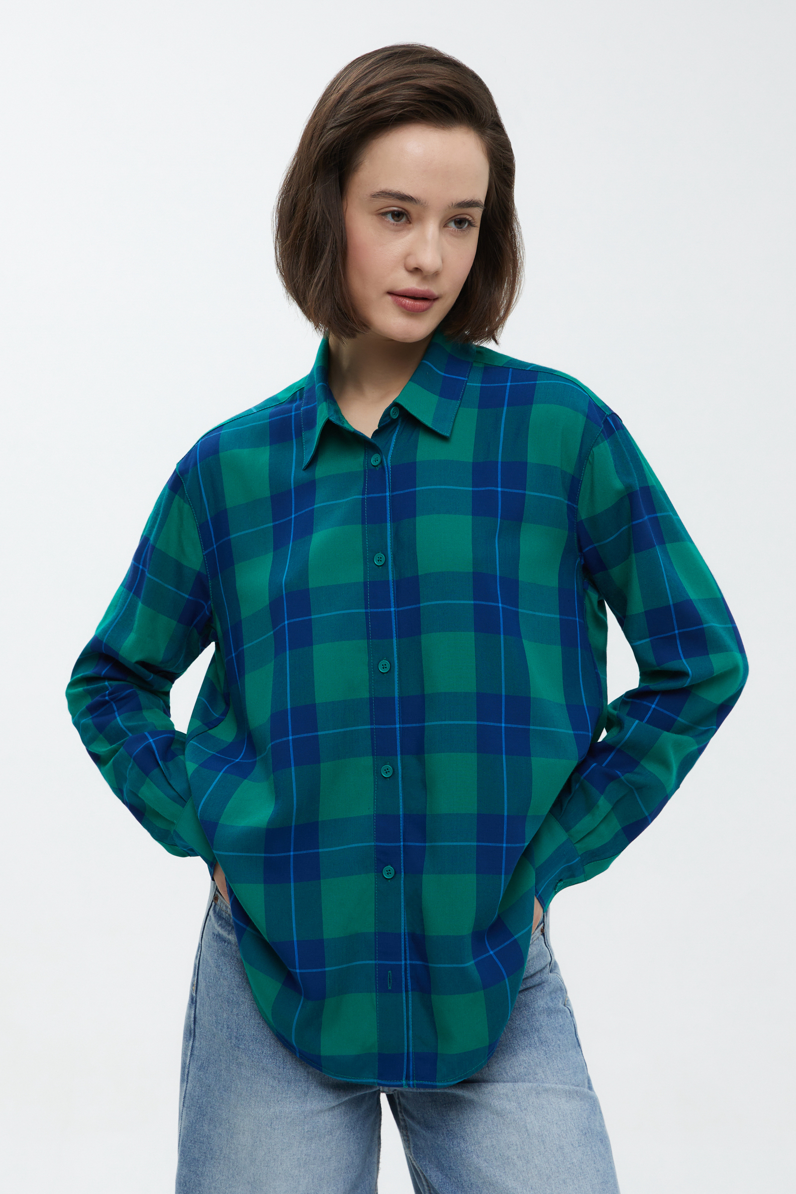 Блузка в клетку свободного кроя