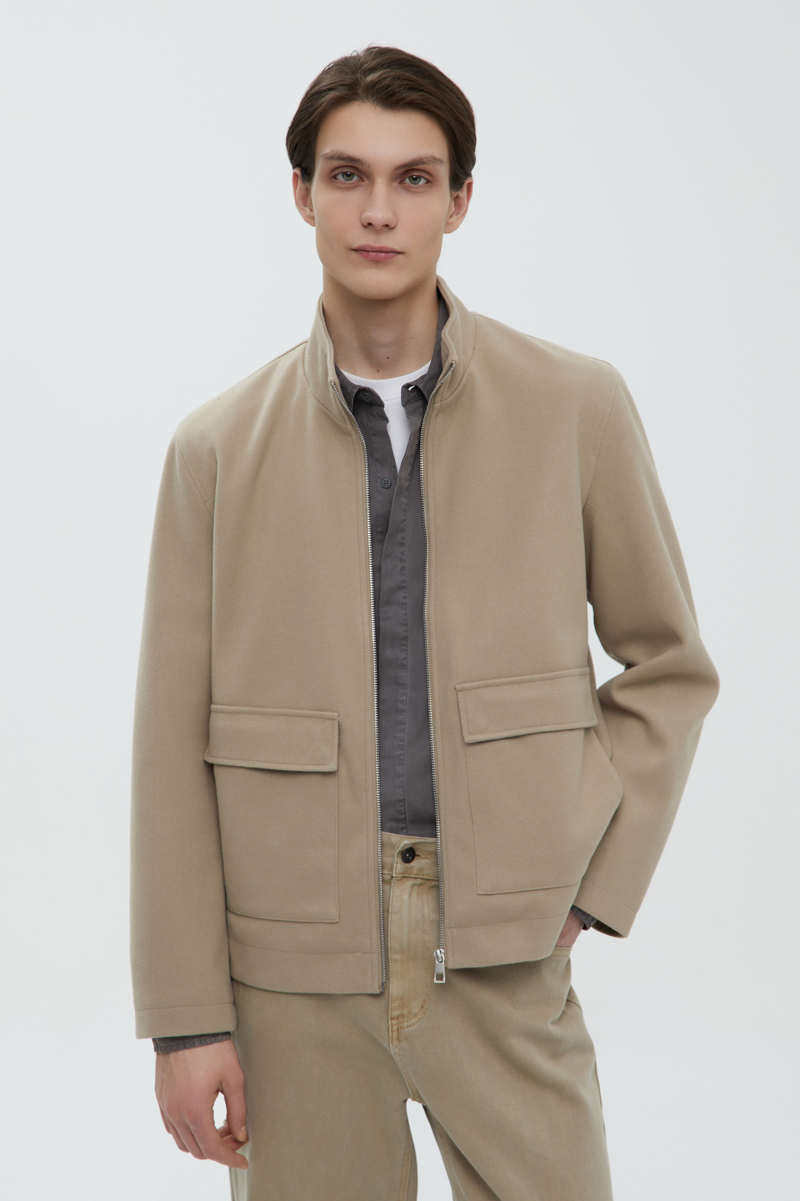 Куртка с накладными карманами