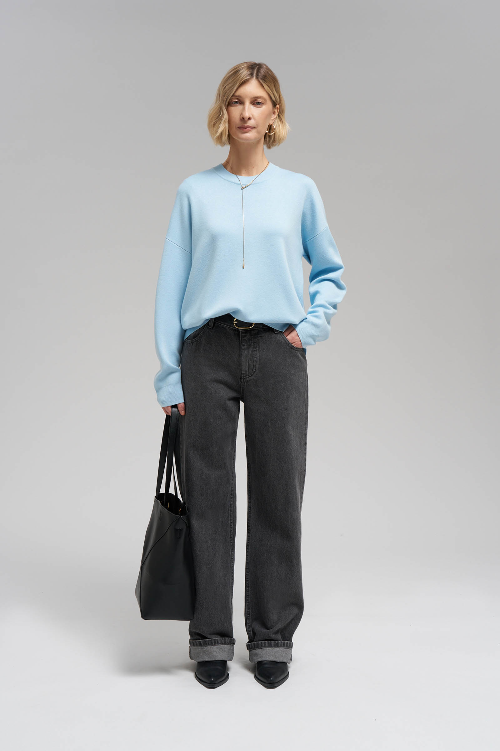 Легкий базовый джемпер свободного кроя 6999₽