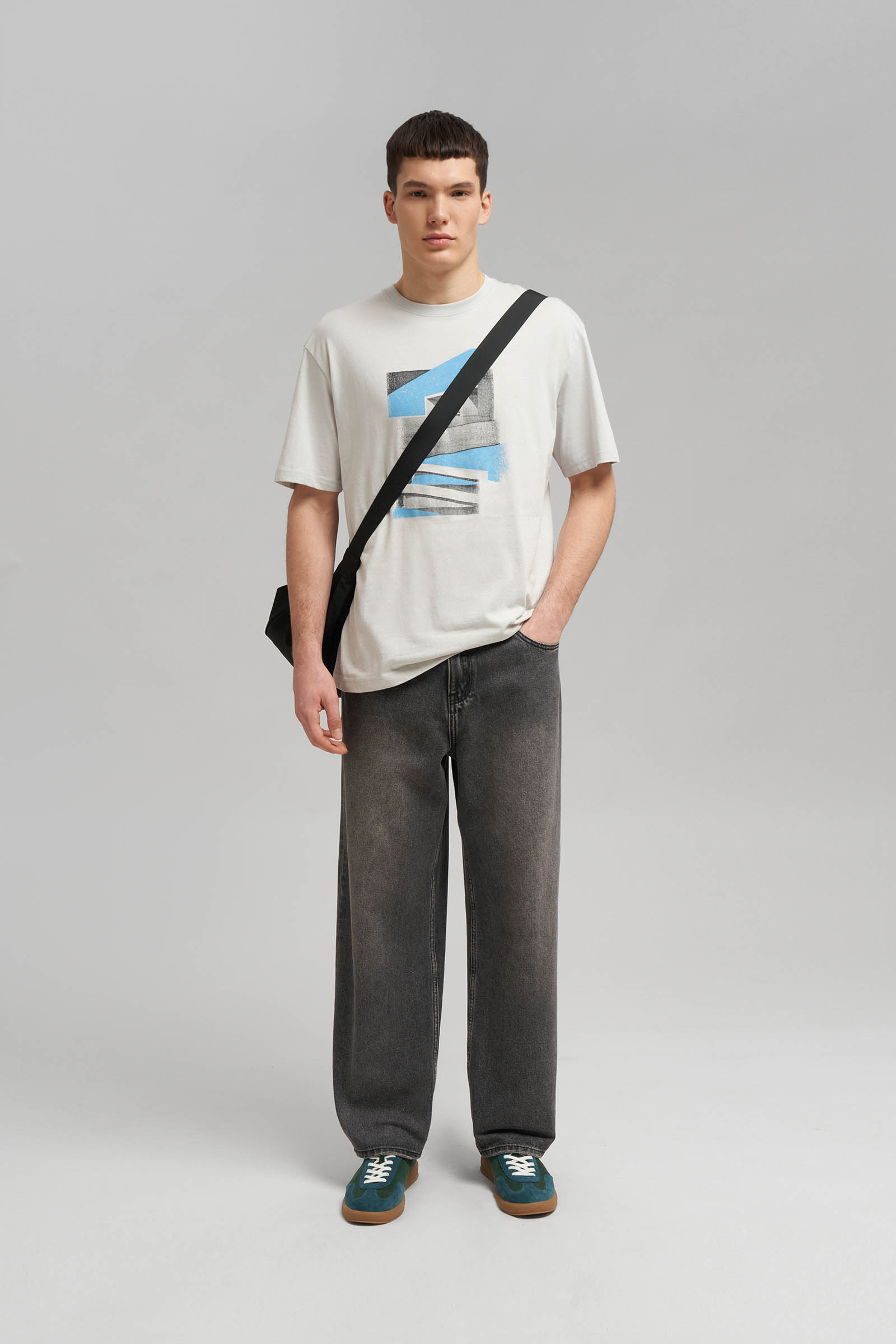 Футболка Finn Flare свободного кроя, серый, арт. FBG22080