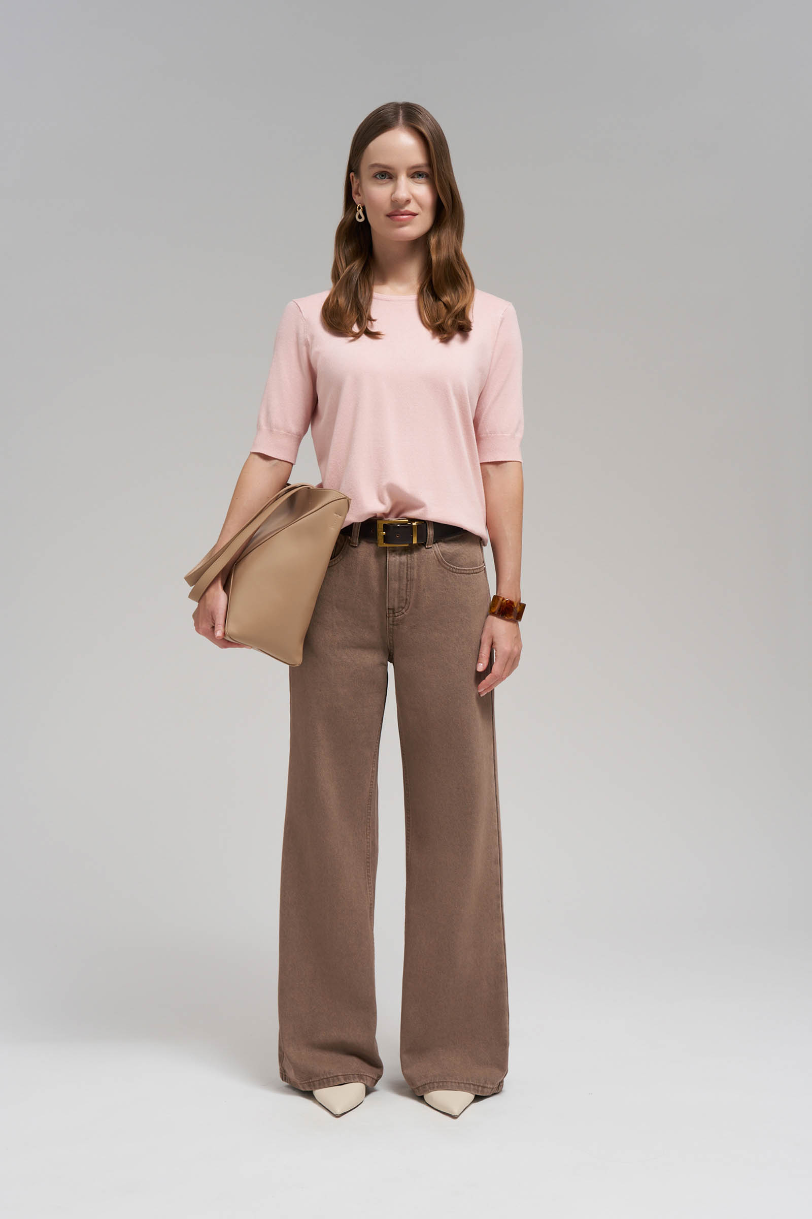 Легкий джемпер прямого кроя с коротким рукавом 3999₽