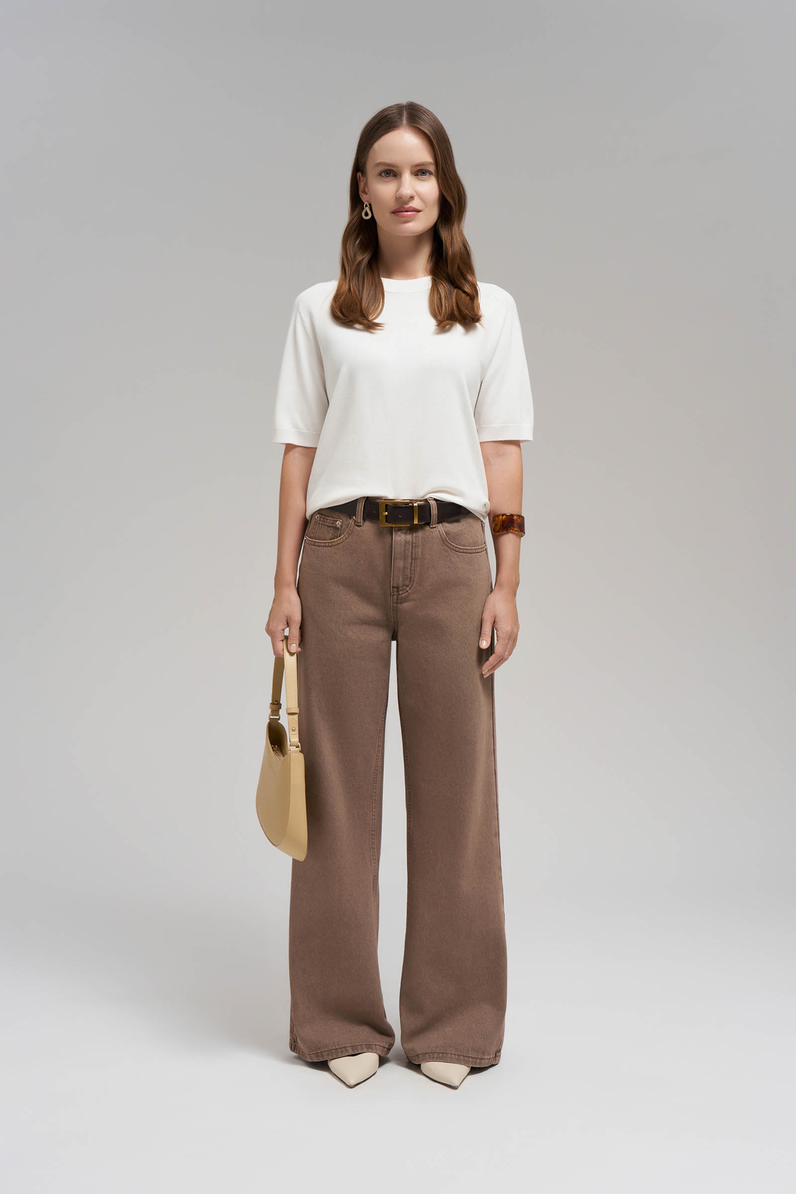 Легкий джемпер полуприлегающего кроя с коротким рукавом 3999₽