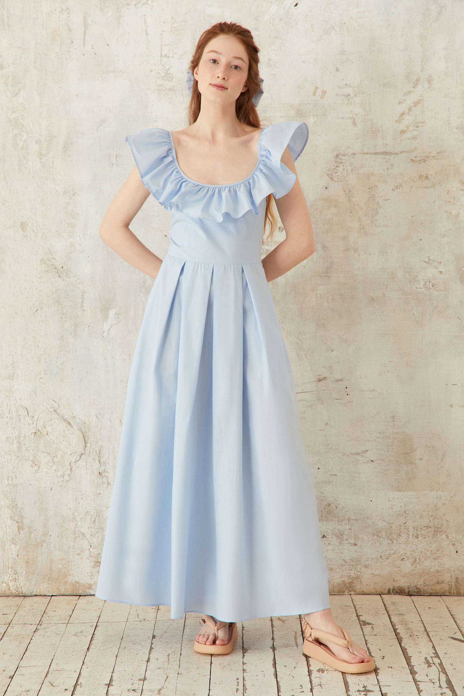 Приталенный сарафан с воланами