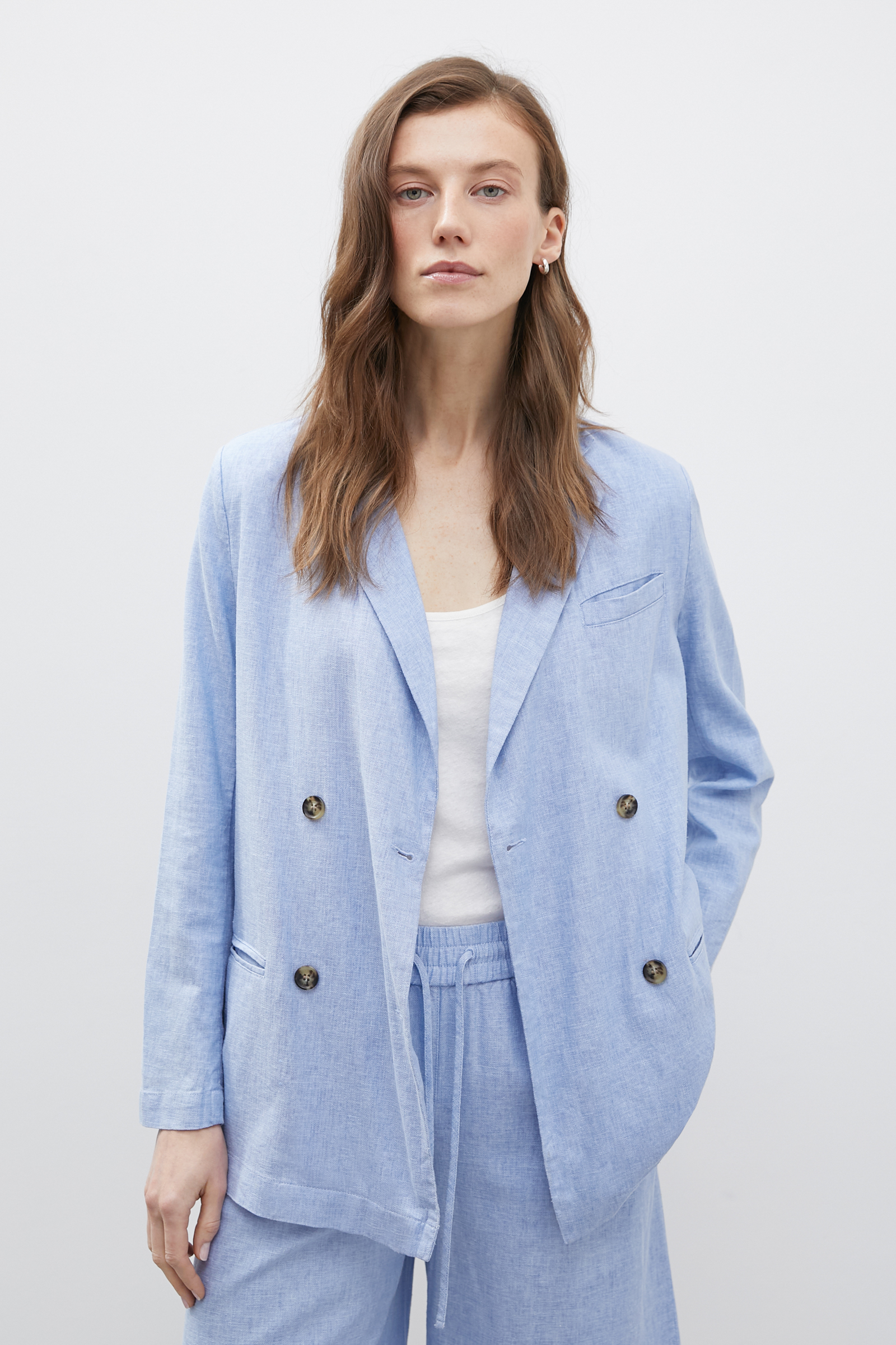 Двубортный жакет изо льна 4990₽