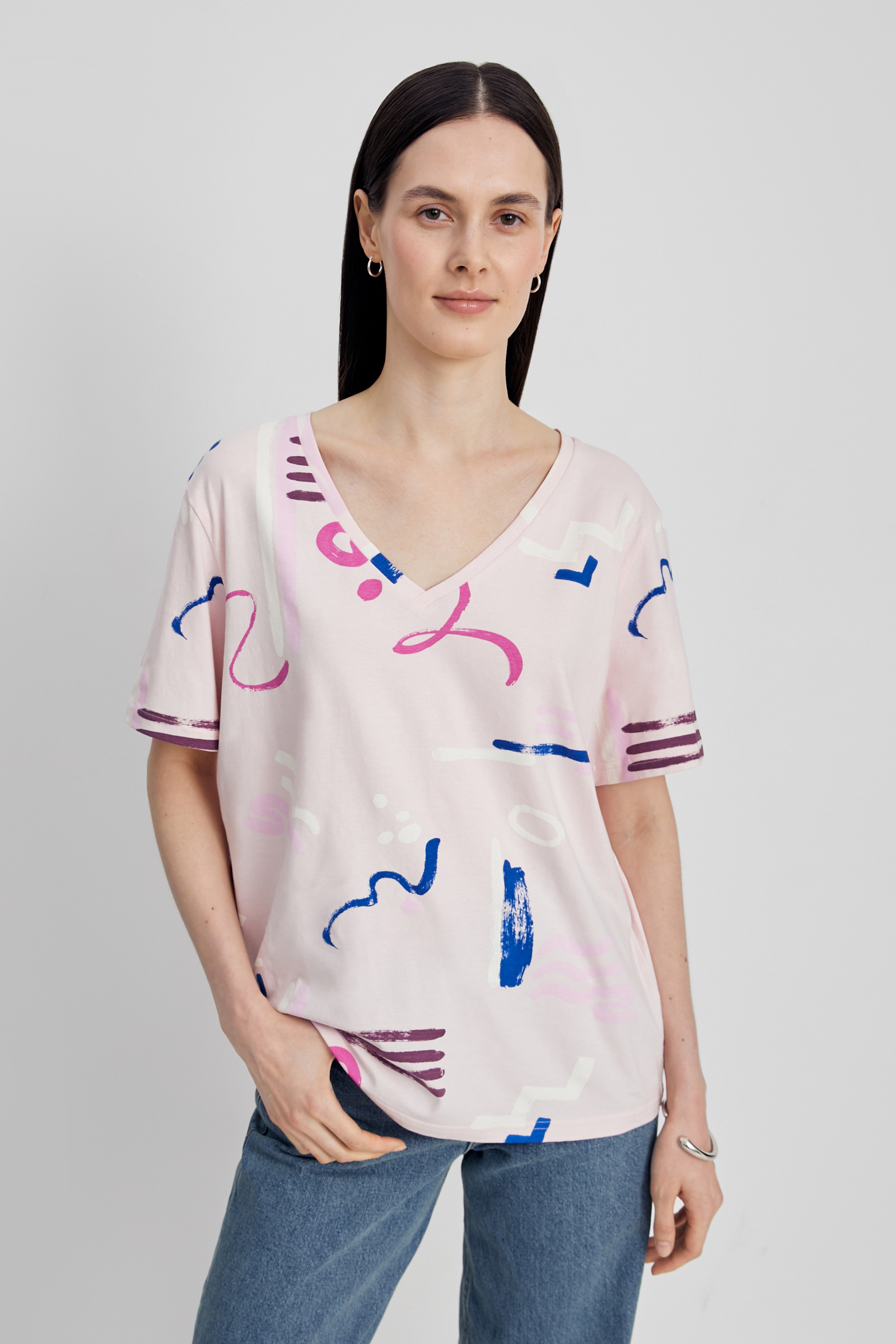 Футболка с абстрактным принтом 990₽