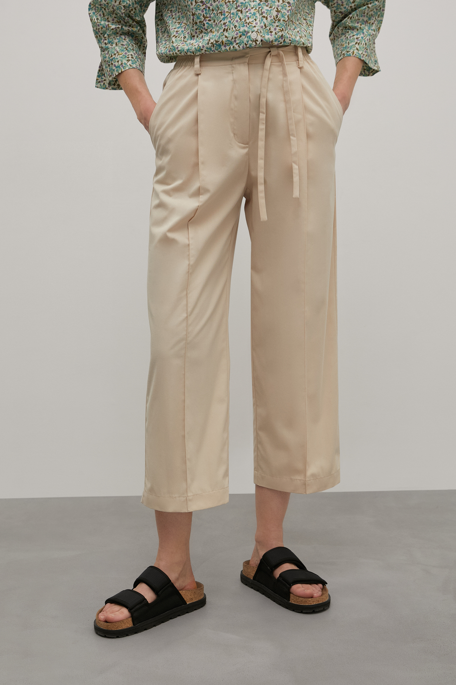 Брюки со стрелками