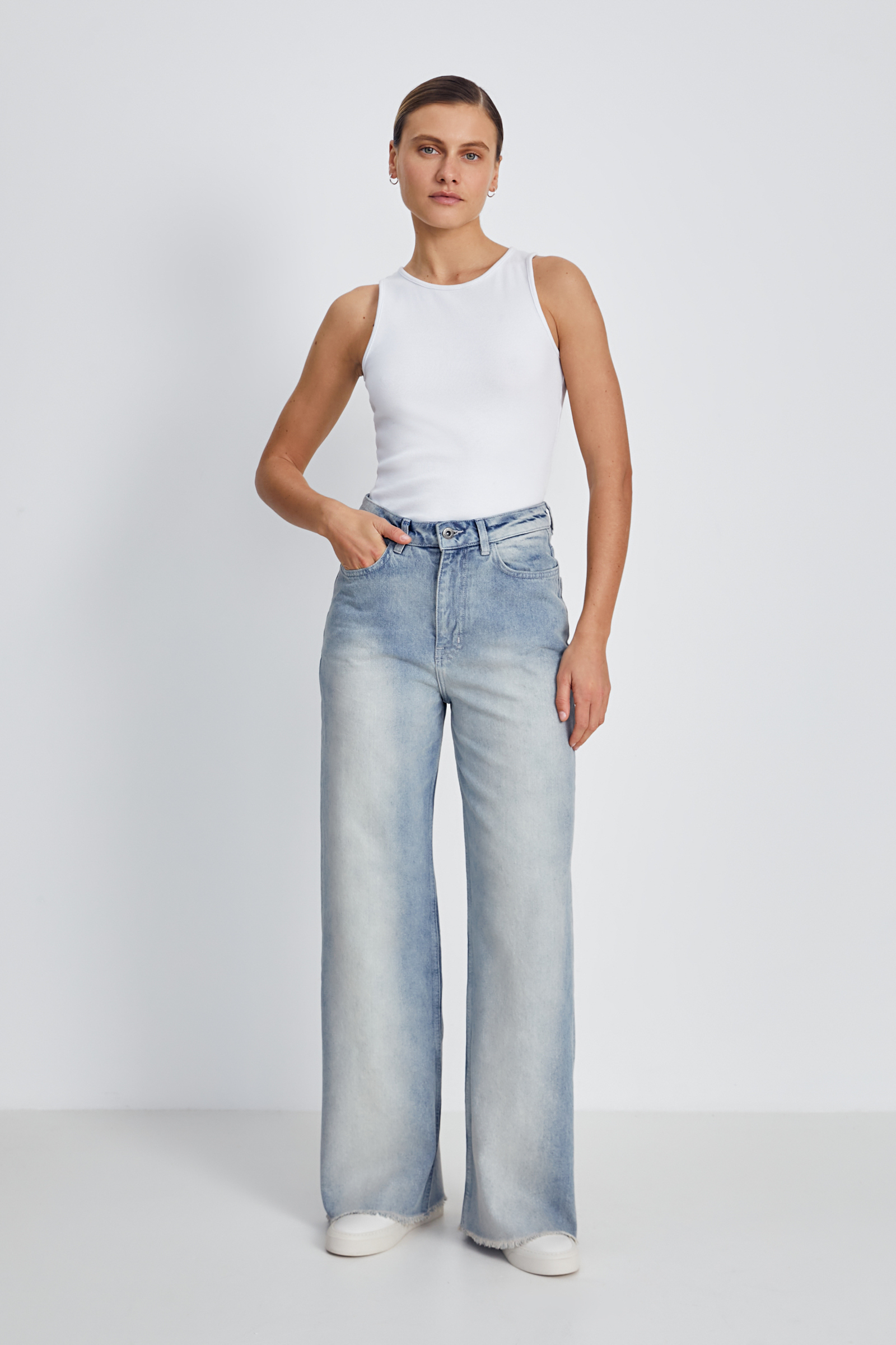 Джинсы wide leg fit женские