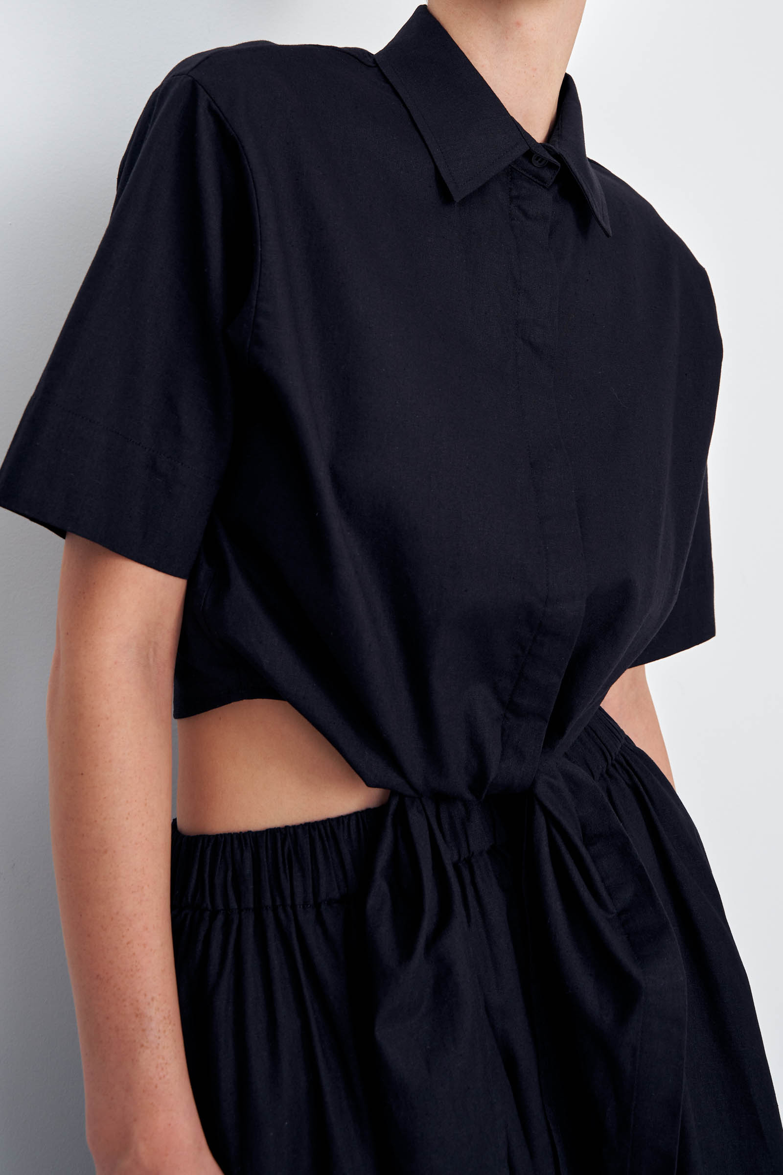 Блузка из хлопка и льна с завязками на поясе