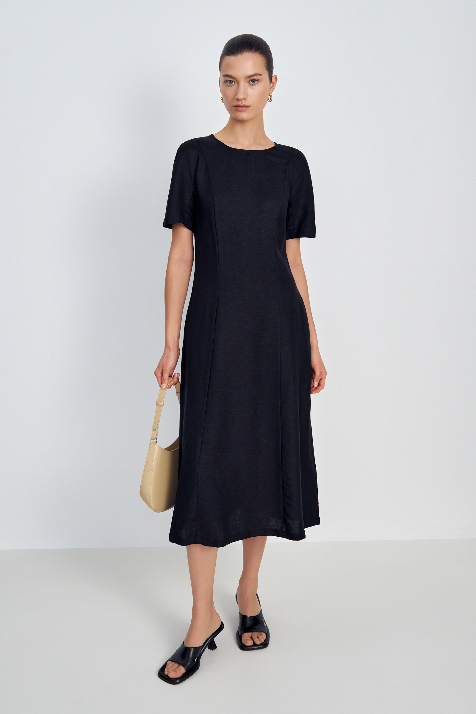 Платье миди с коротким рукавом
