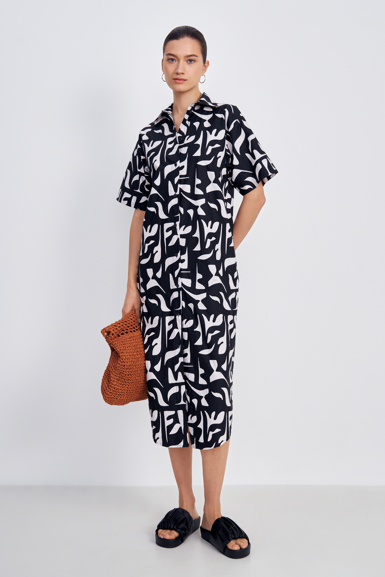 Платье из хлопка с длинным рукавом 2990₽