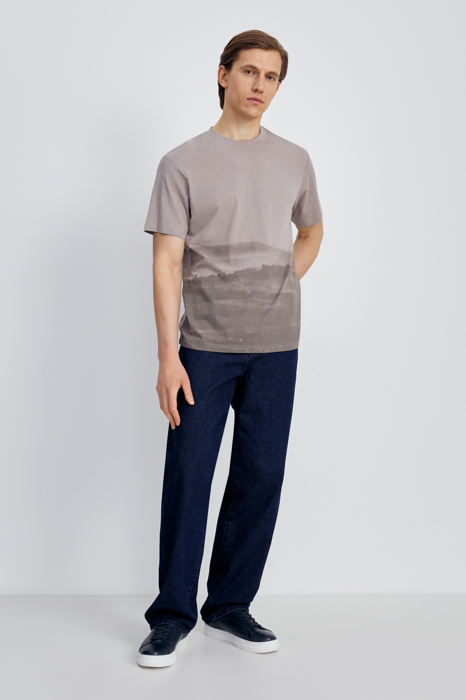 Свободная футболка с принтом