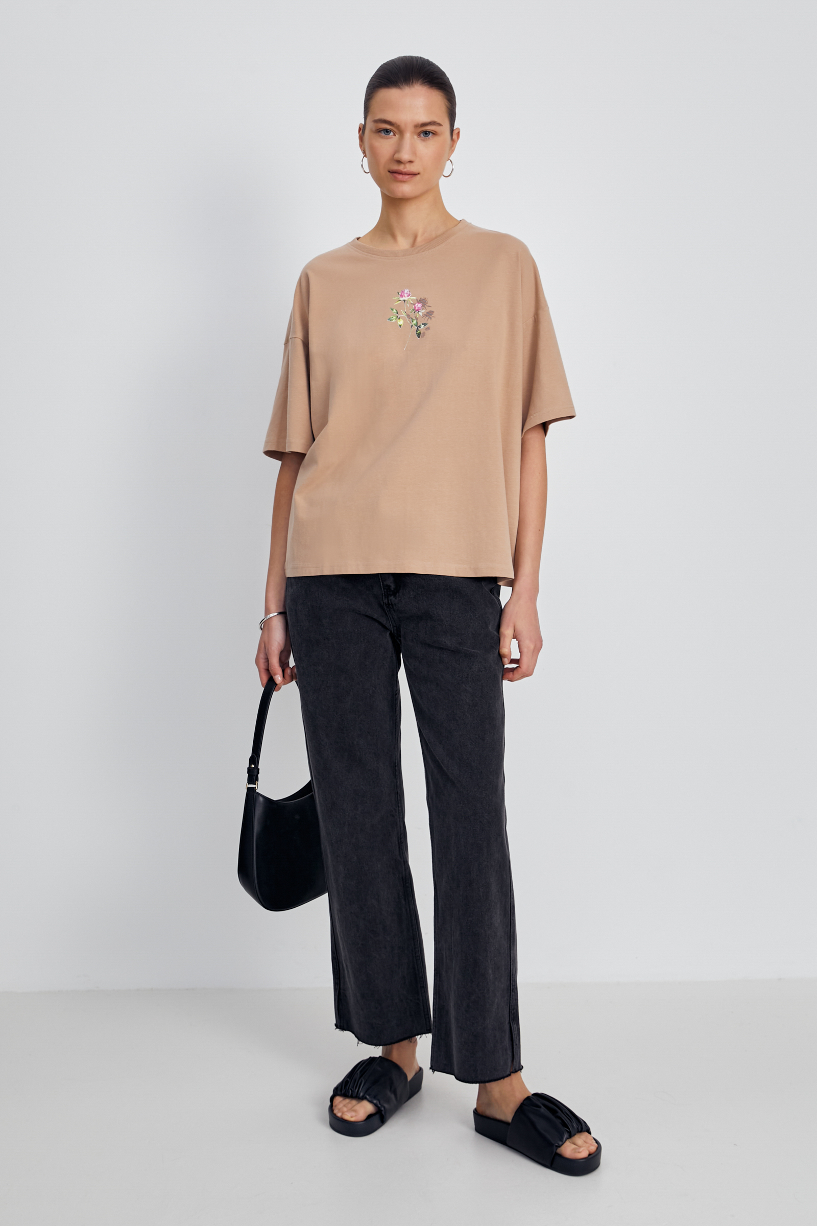 Свободная футболка с принтом