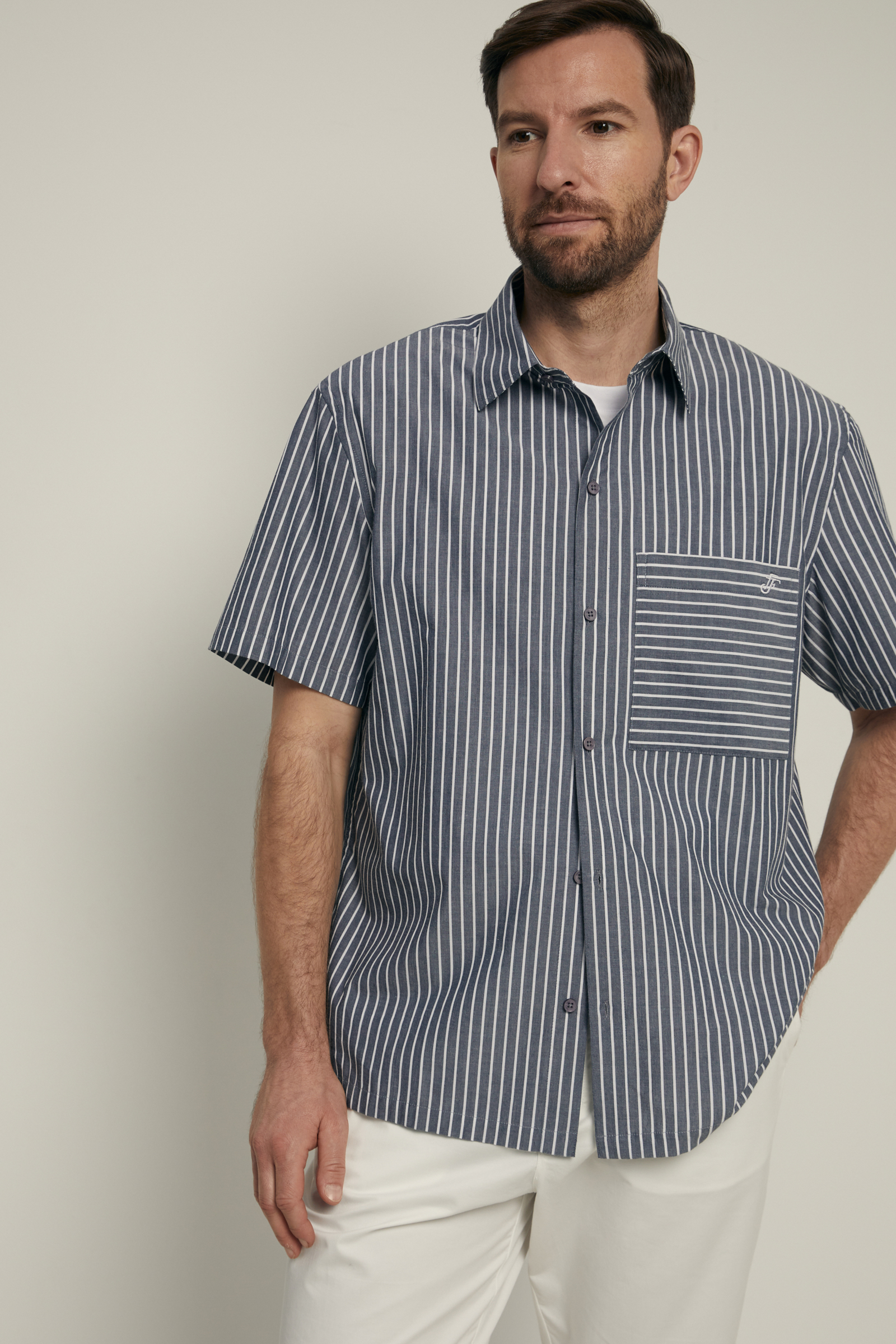 Рубашка с коротким рукавом свободного силуэта 2990₽