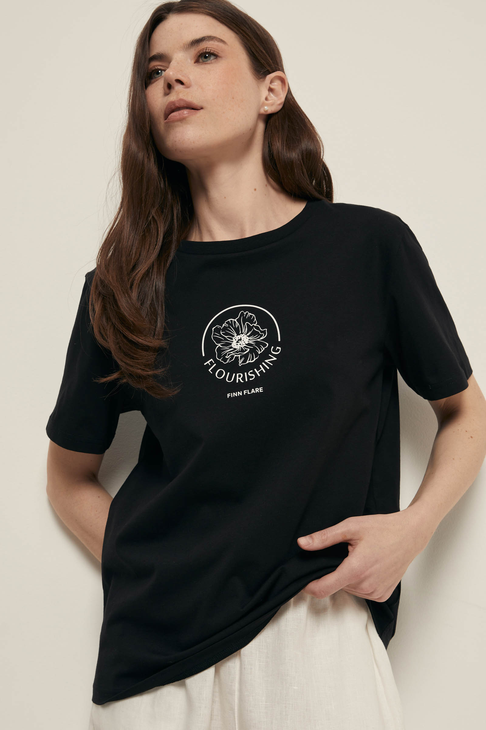 Футболка прямого силуэта с принтом 990₽