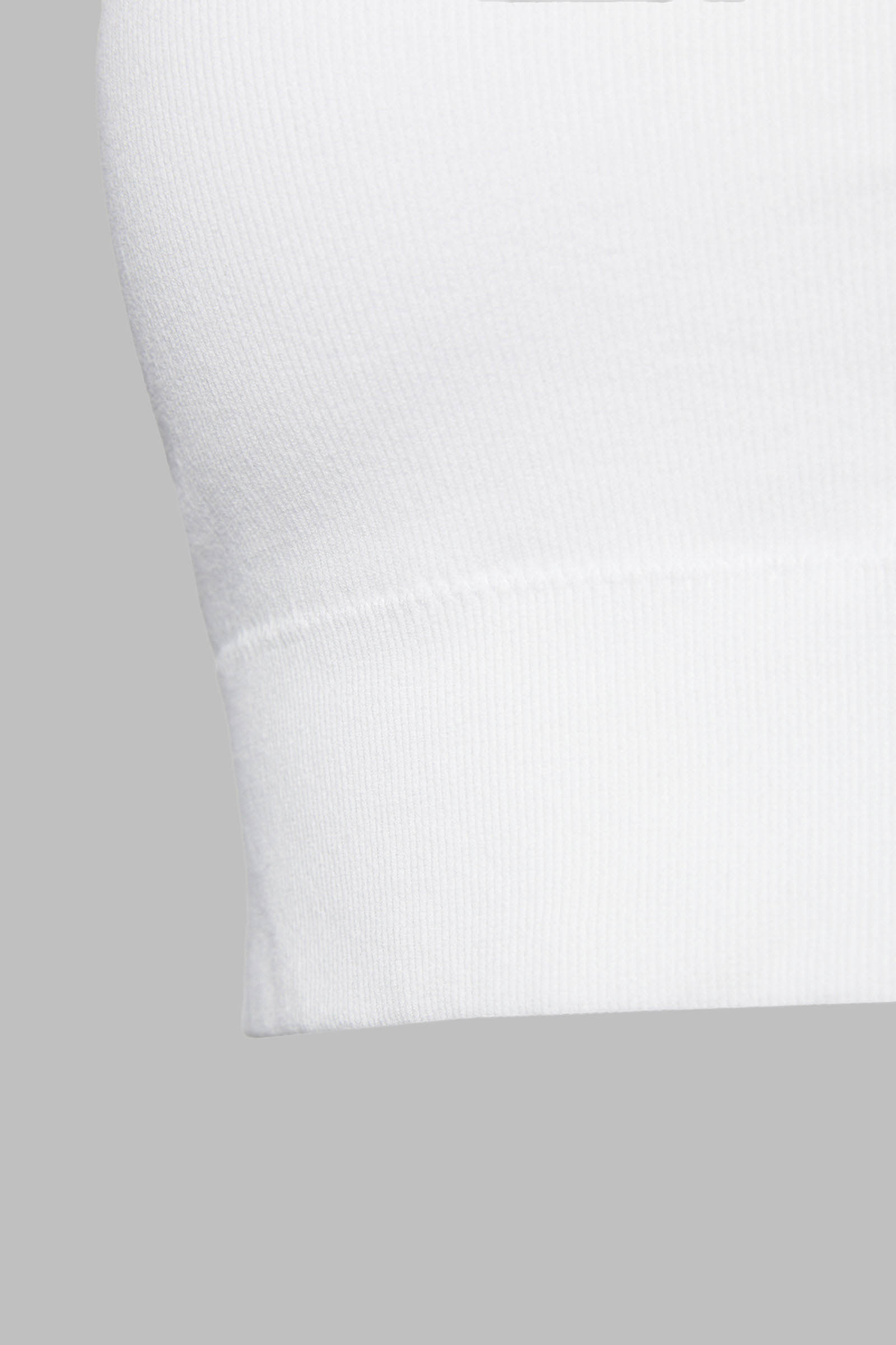 Топ на бретелях