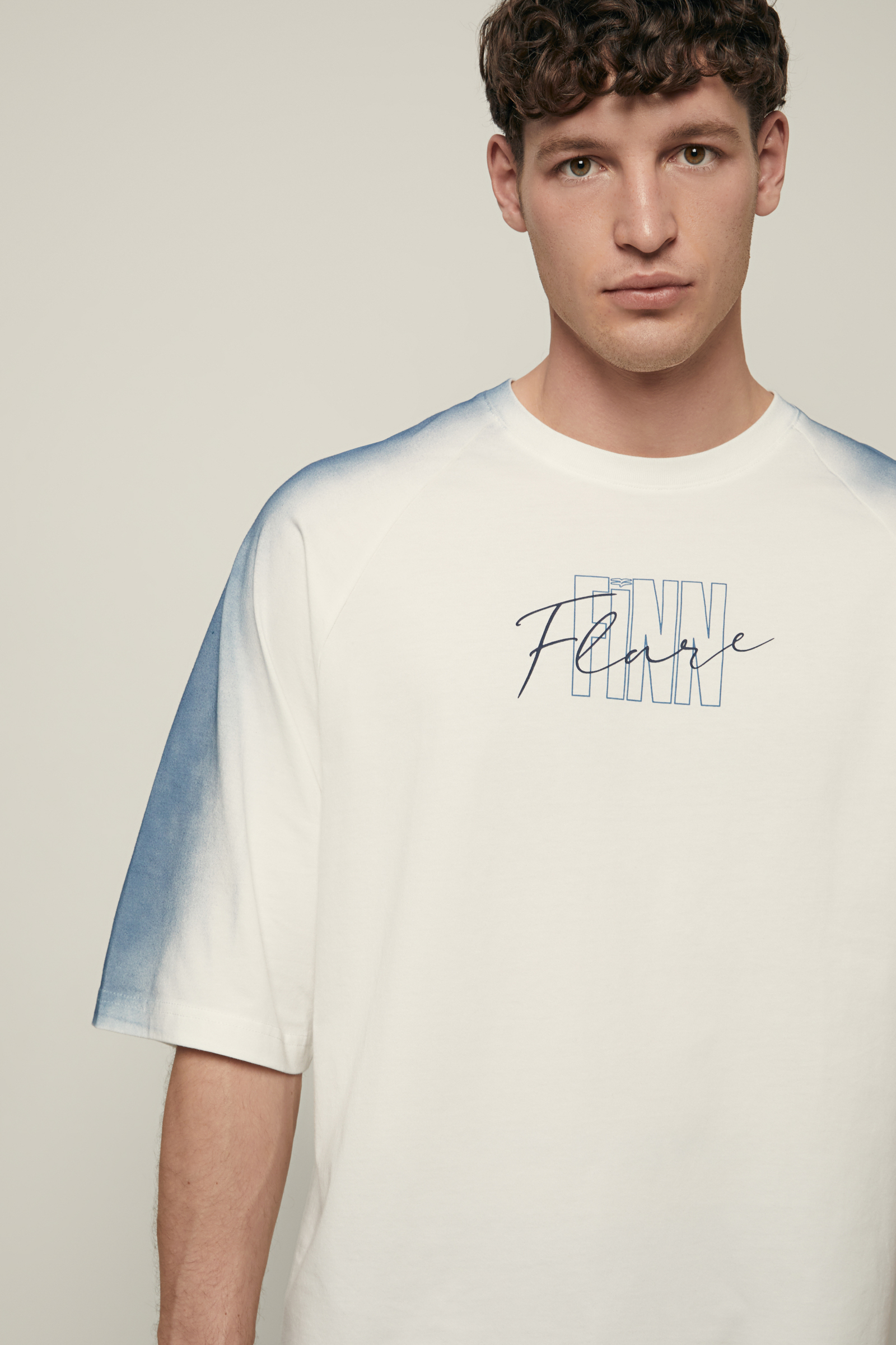 Футболка Finn Flare оверсайз, белый, арт. FSF21047