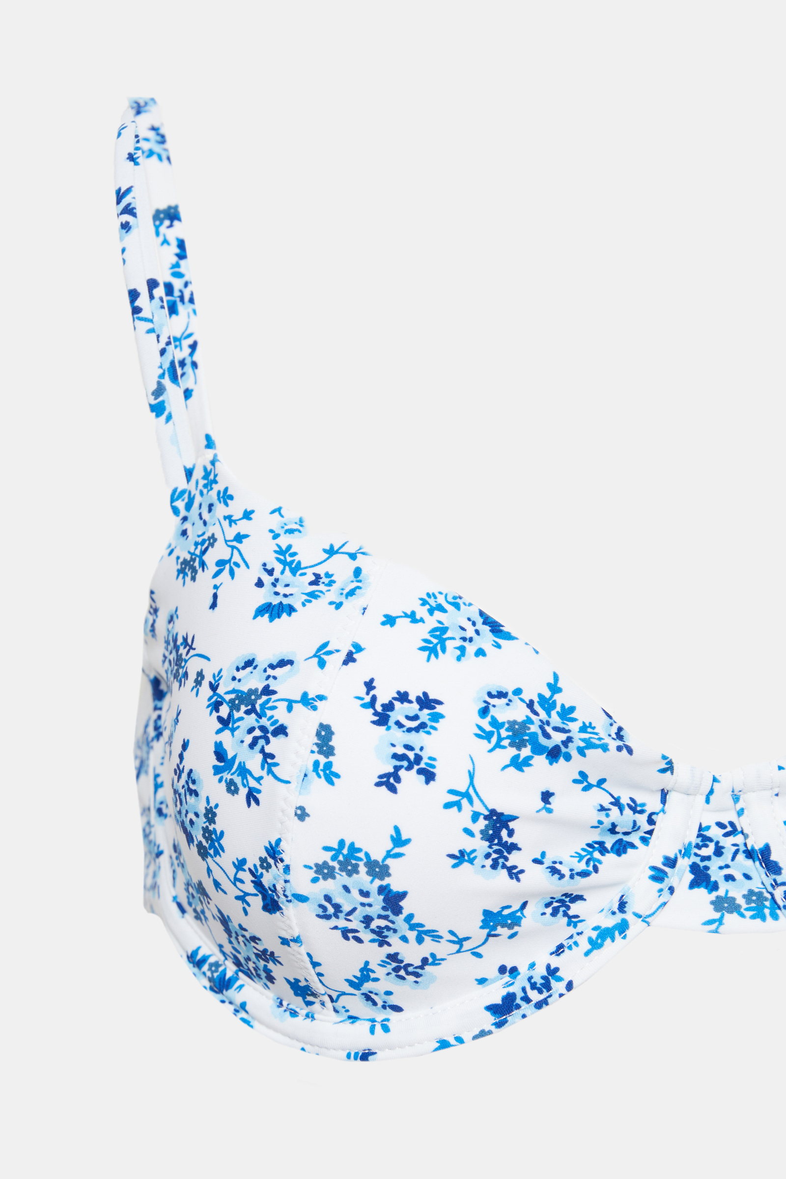 Раздельный купальник с принтом 2999₽