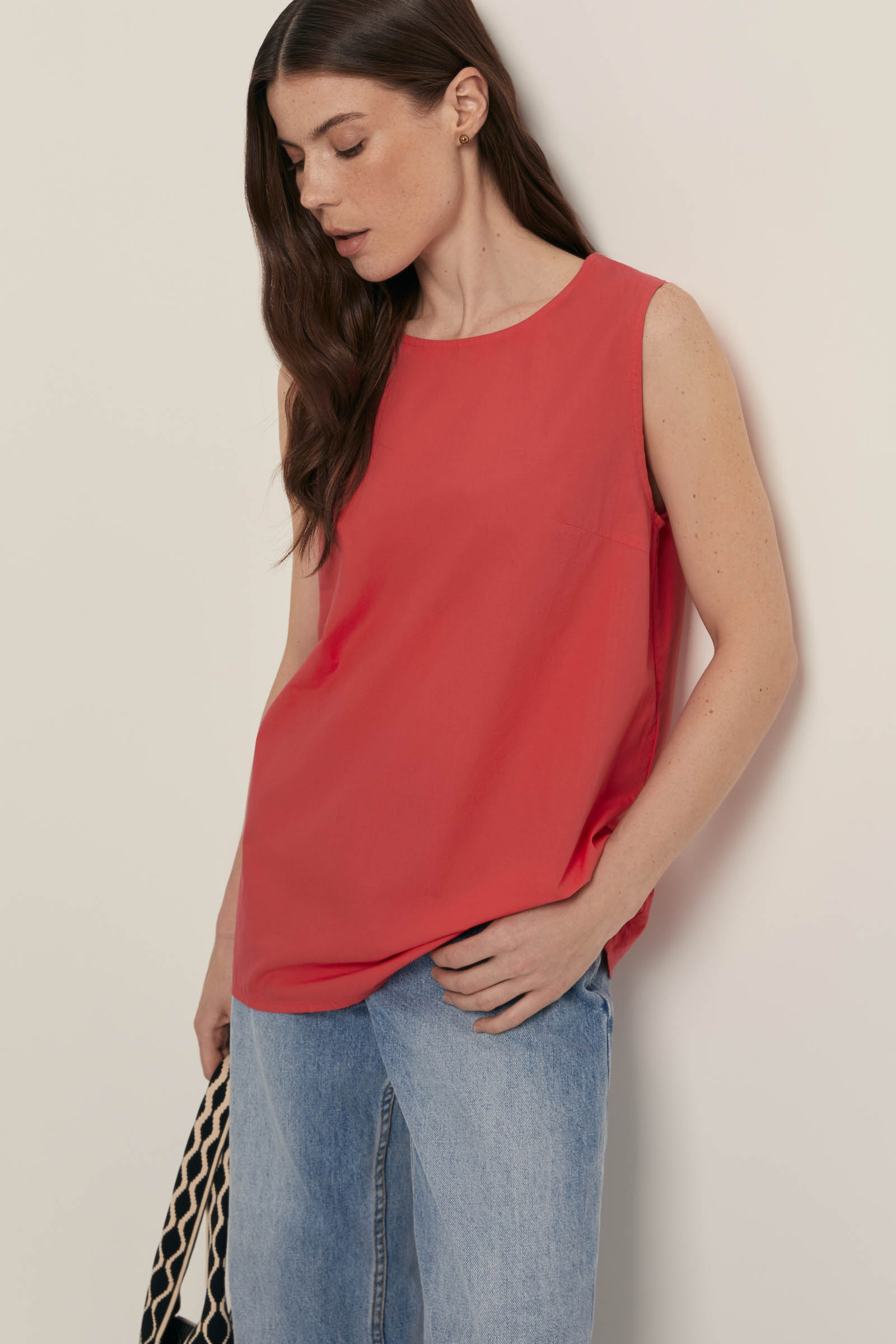 Блузка без рукавов из хлопка 999₽