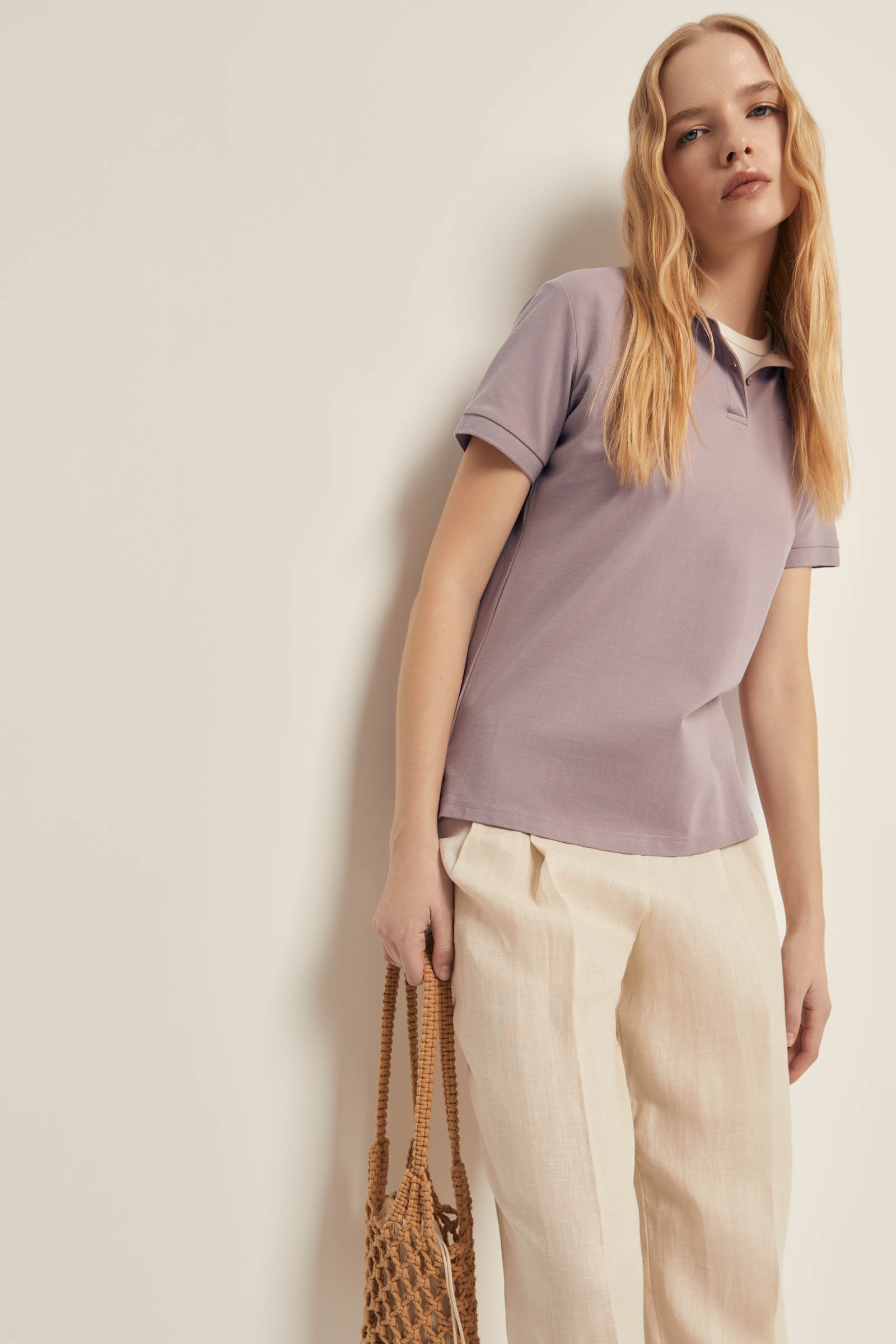 Поло приталенного силуэта с вышивкой 1490₽