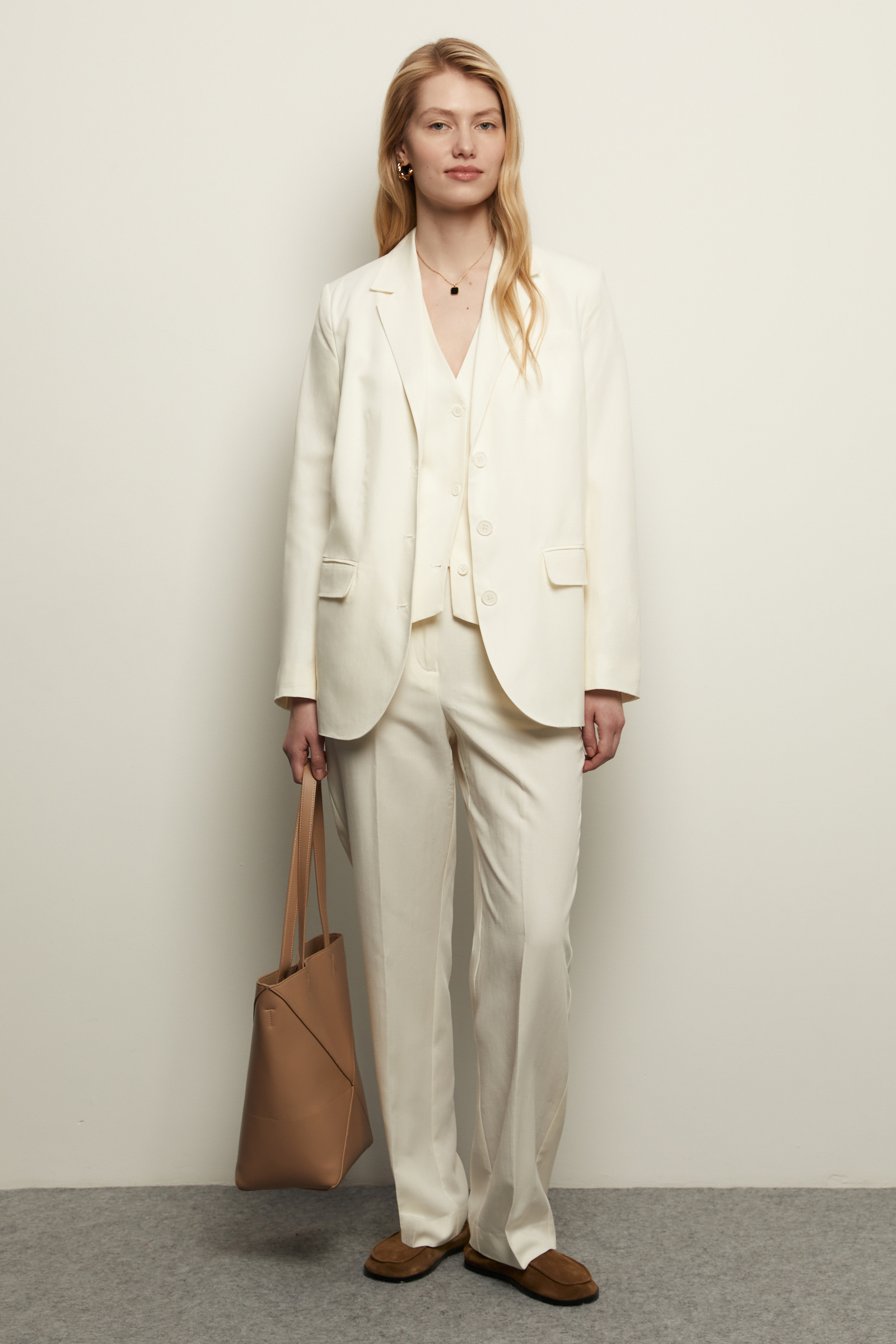 Новая коллекция уже на сайте! Порадуйте себя новыми образами.