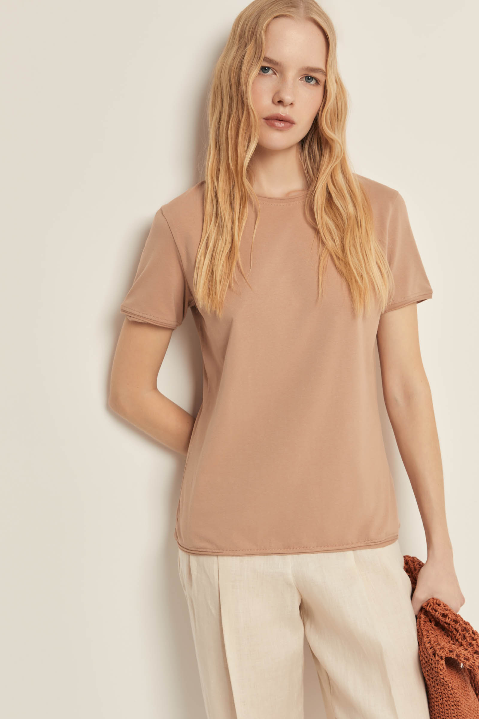 Футболка приталенного силуэта 990₽