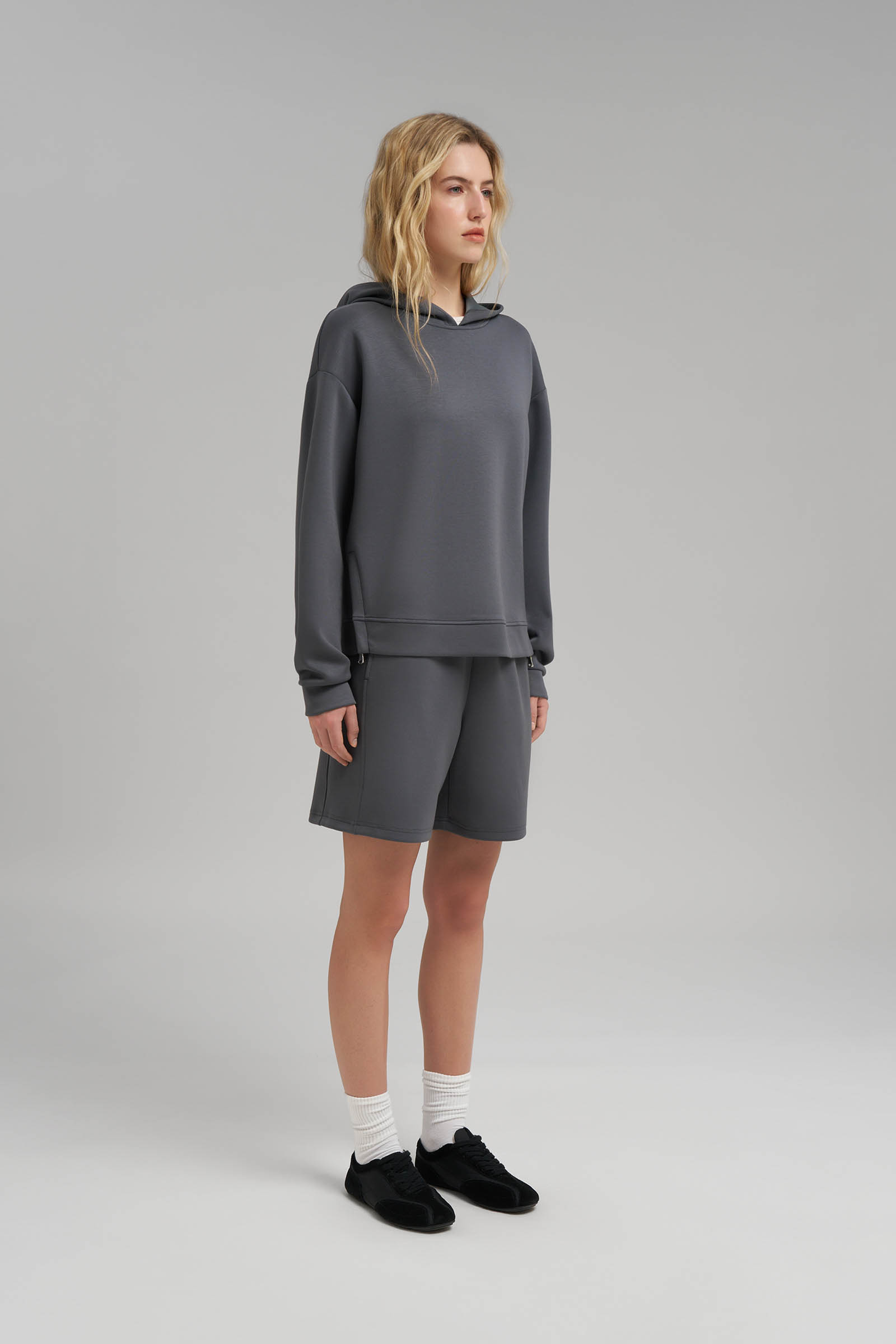 Свободная толстовка с капюшоном