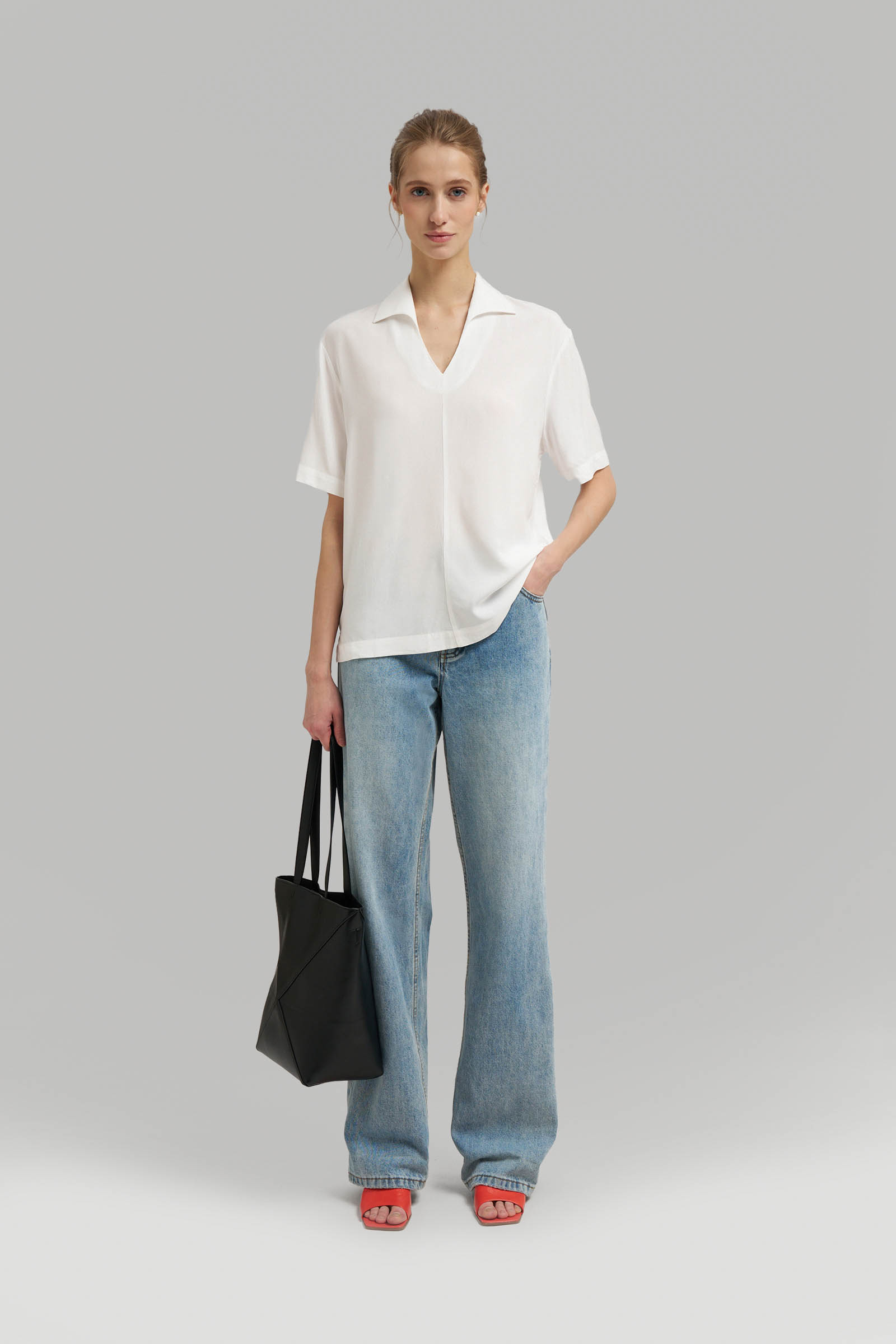 Блузка FINN FLARE свободная с V-вырезом, белый, арт. FSG11069