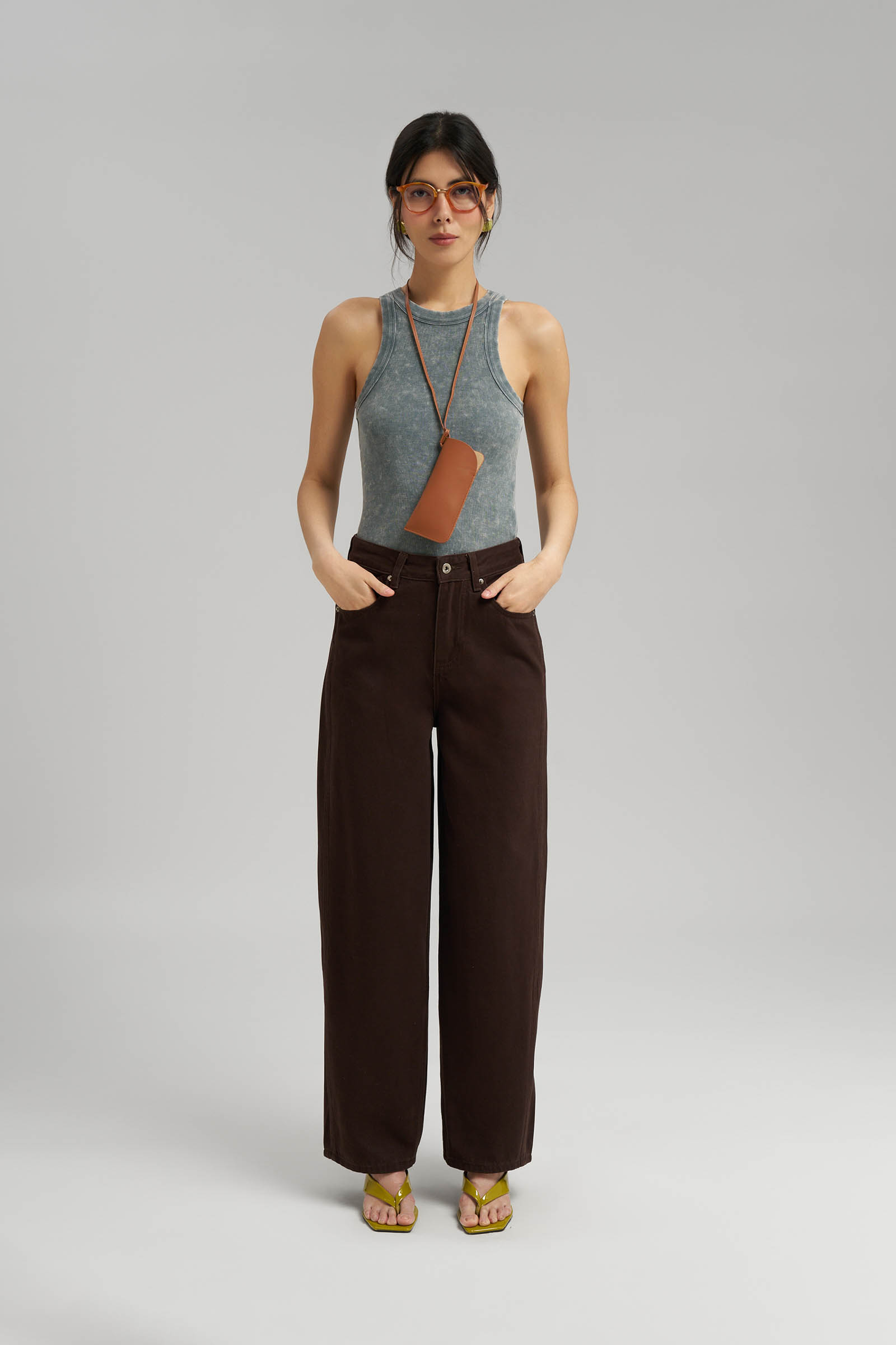 Джинсы женские Finn Flare, коричневый, арт. FSG15006