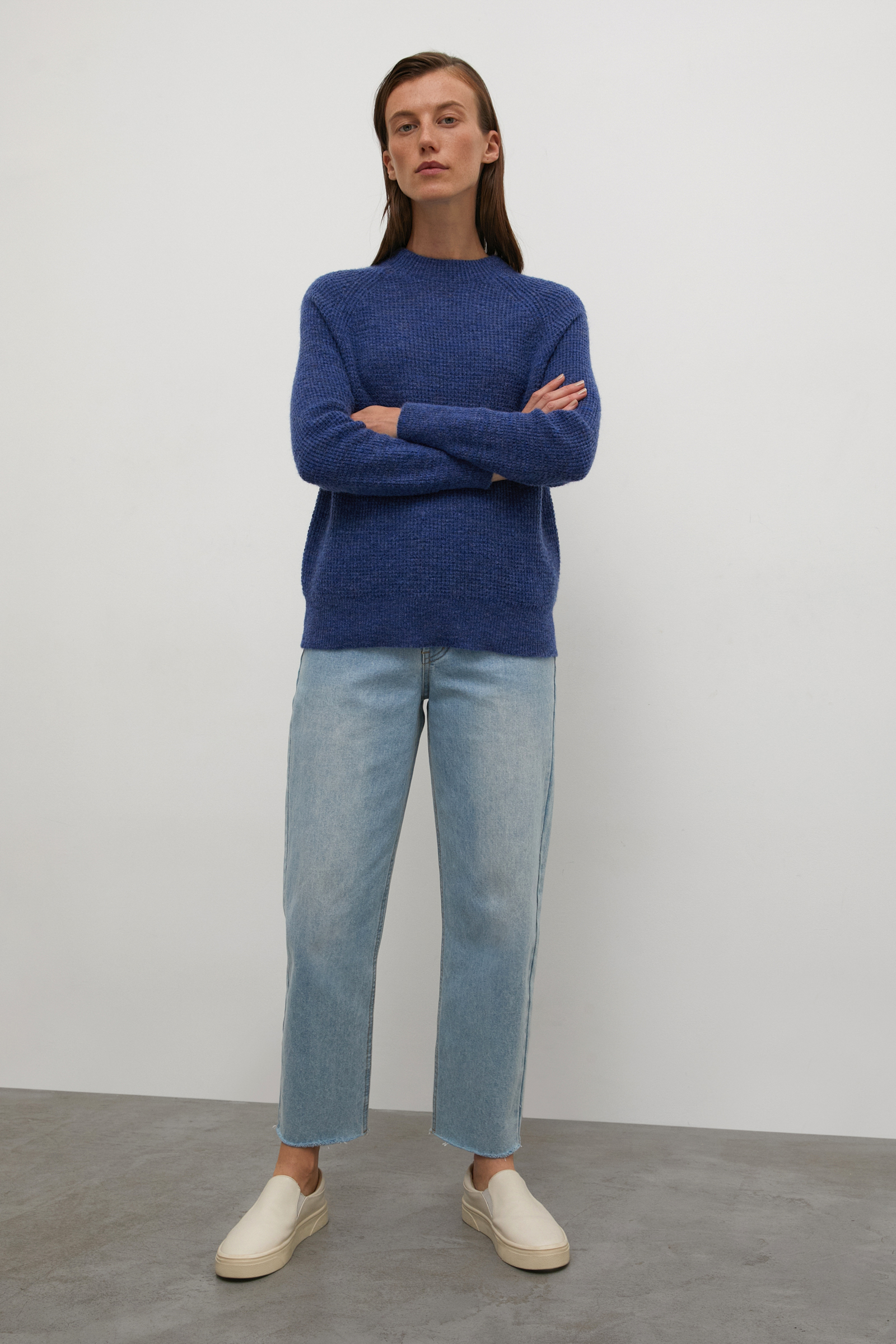 Джемпер с круглым вырезом с шерстью