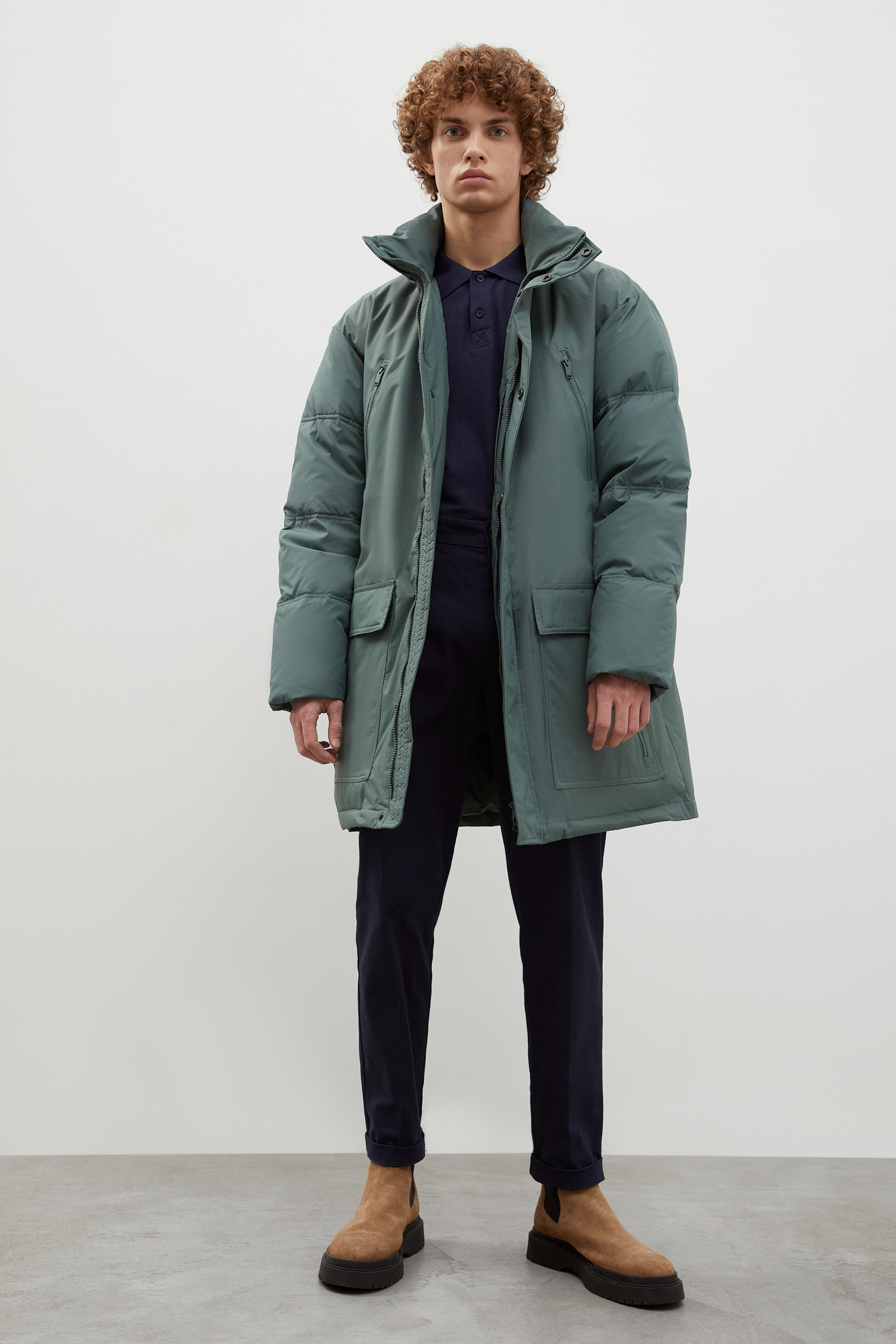 Пуховое пальто силуэта oversize