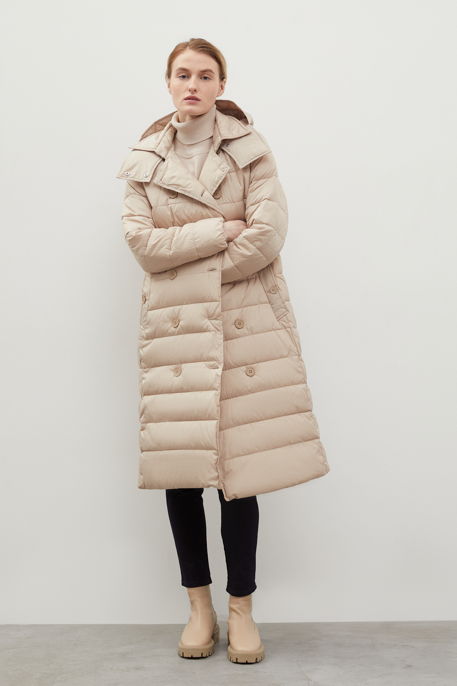 Стеганое утепленное пальто с поясом