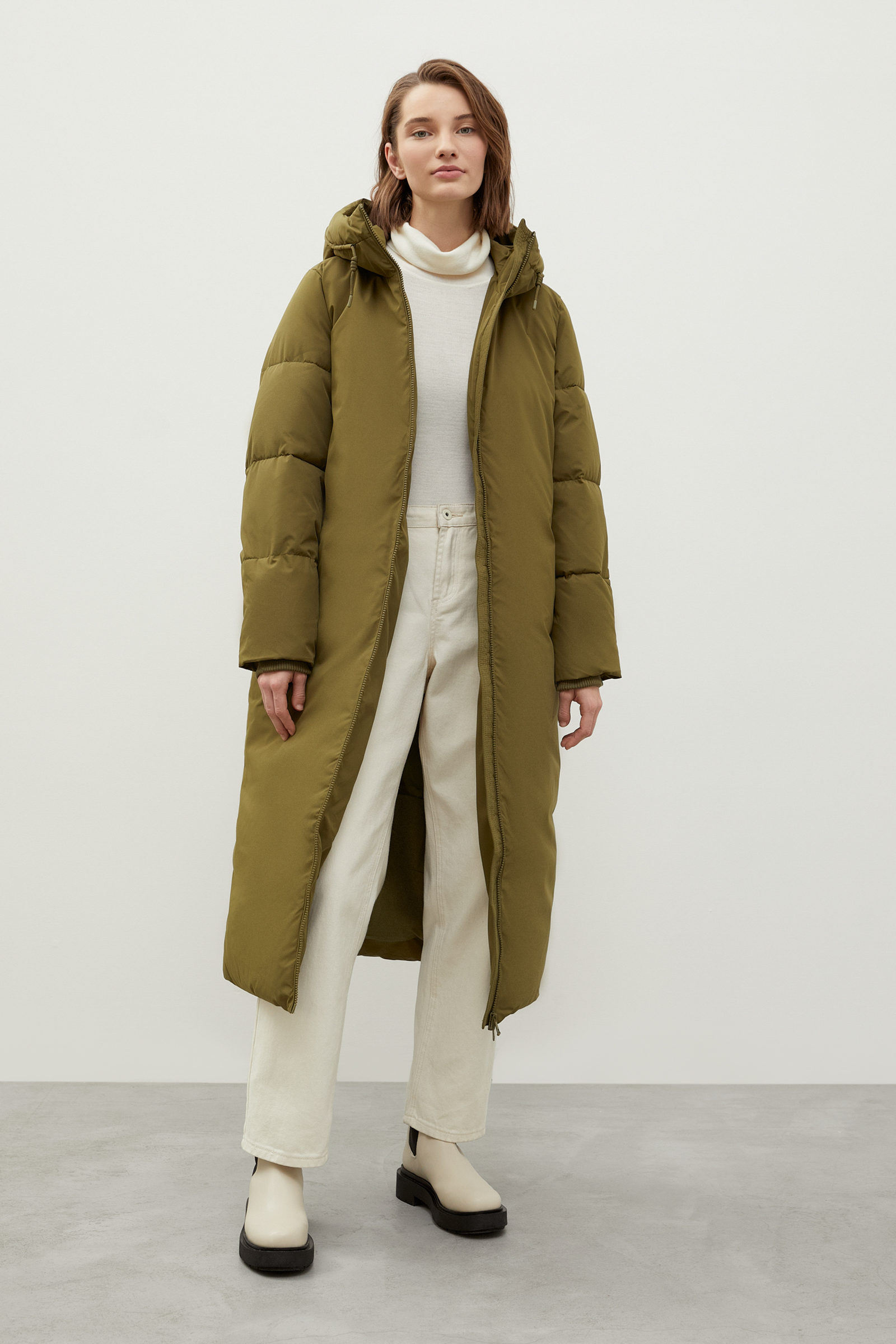 Утепленное пальто oversize с капюшоном