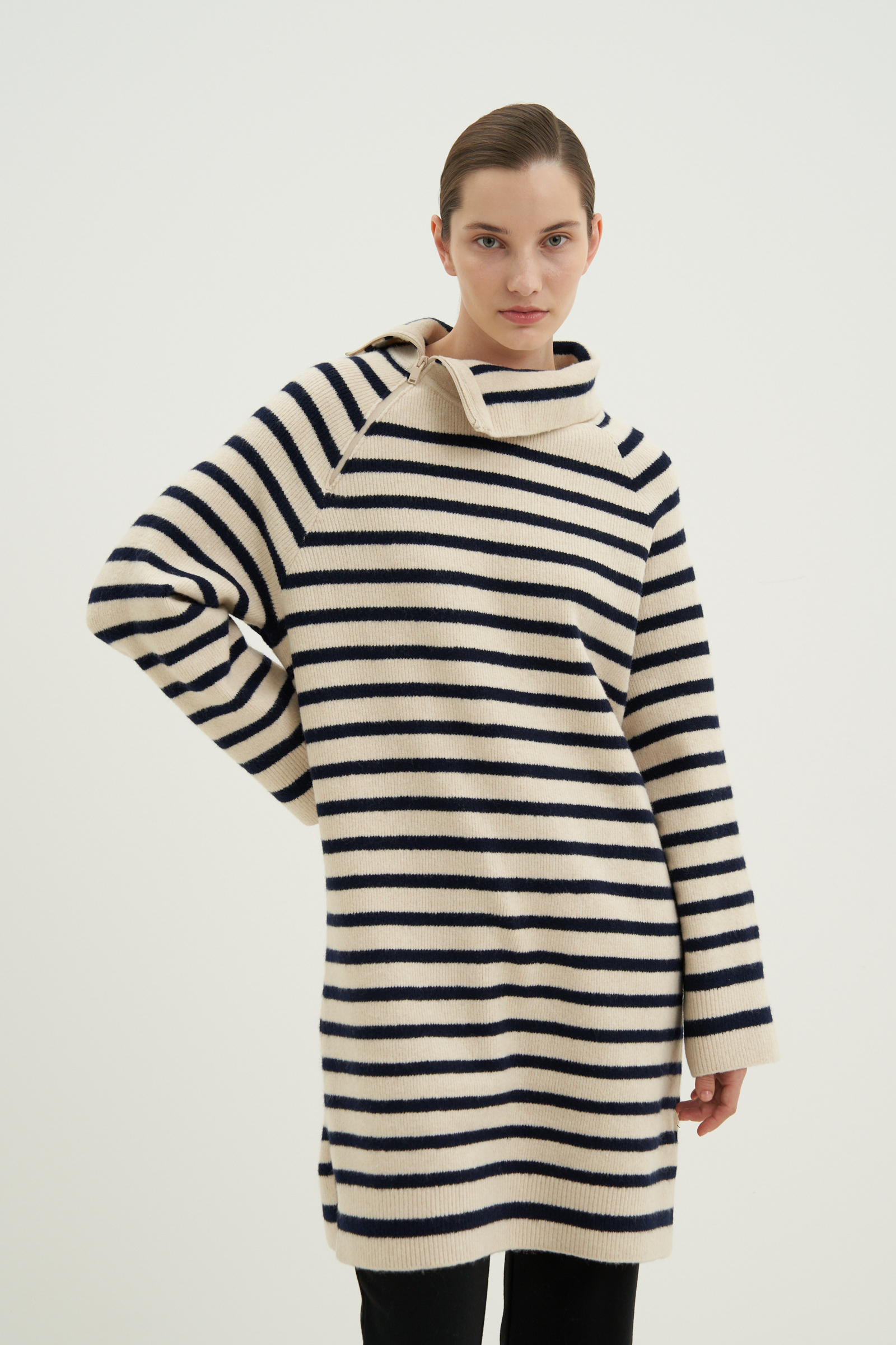 Платье свободного силуэта с шерстью