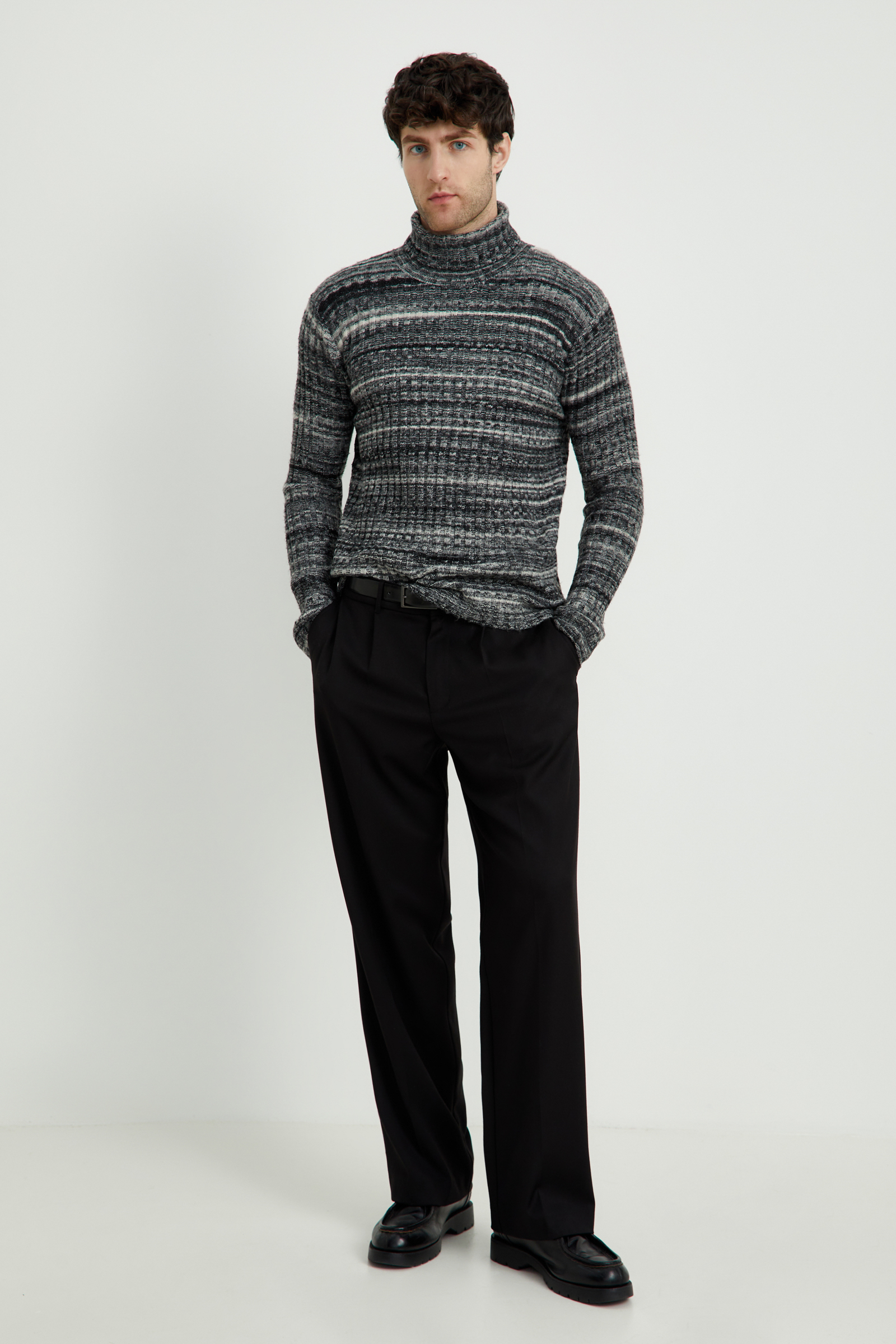 Джемпер прямого силуэта с шерстью