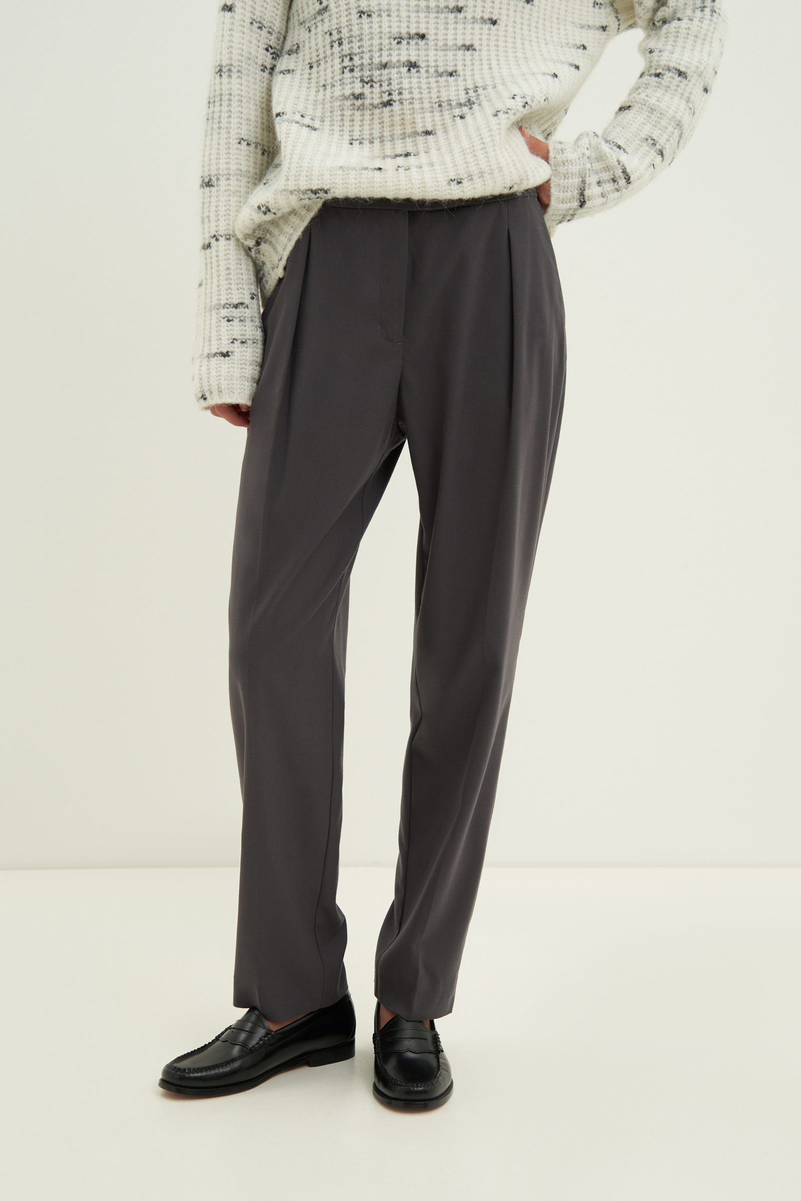 Брюки прямого силуэта на средней посадке