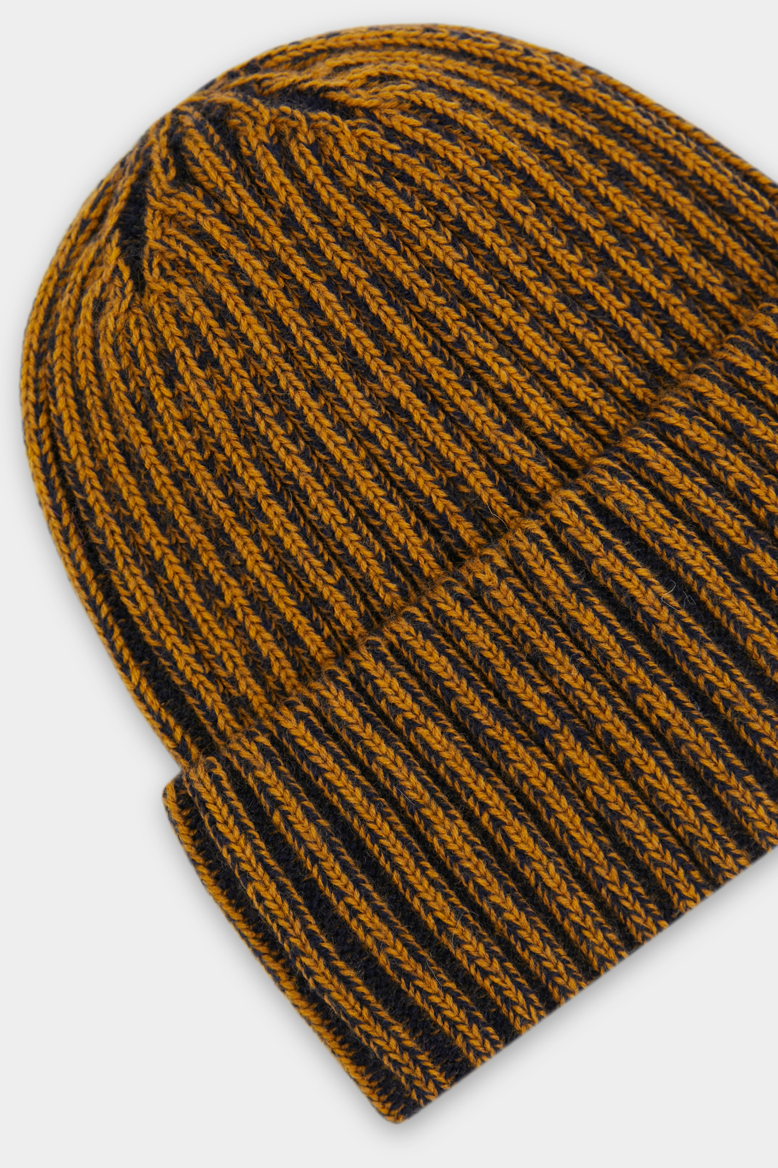 Шапка из шерсти