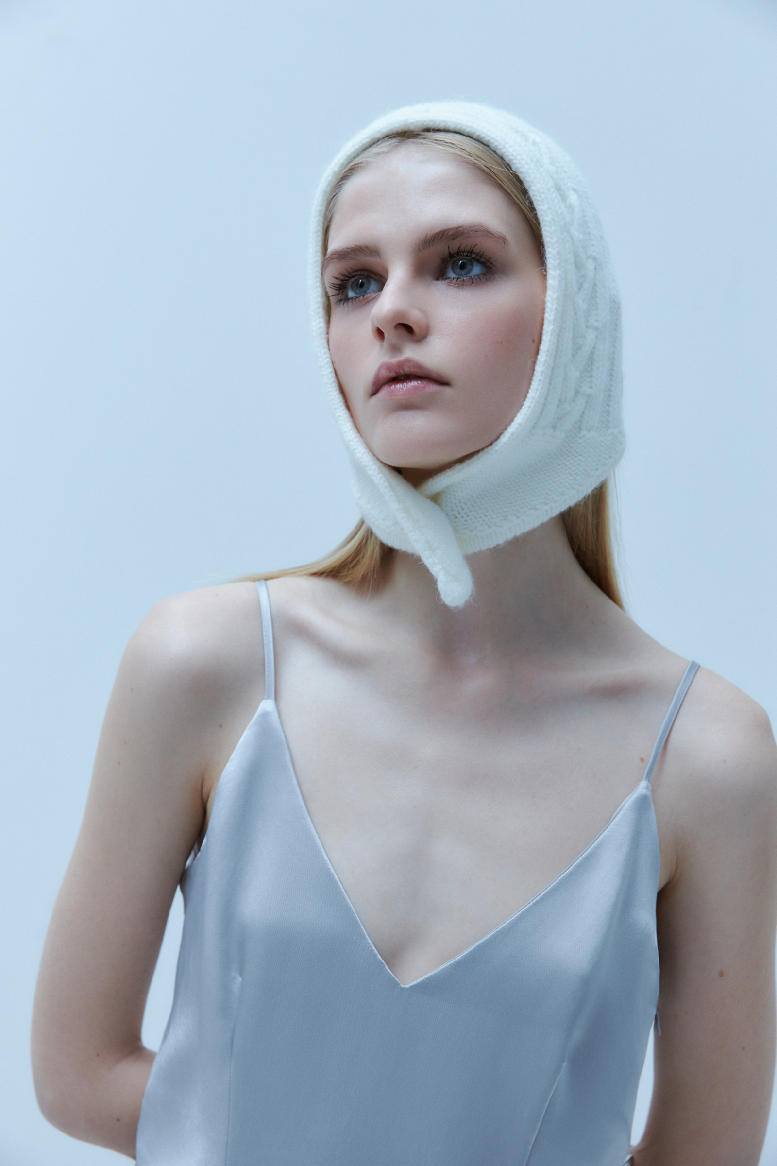 

Шапка-чепчик из шерсти из капсулы Карины Нигай, 711 milk, Шапка-чепчик из шерсти из капсулы Карины Нигай