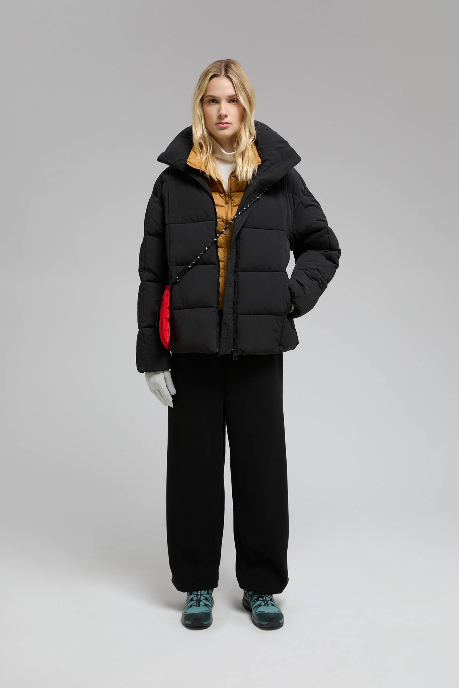 Пуховик Finn Flare с капюшоном, 200 black, арт. FWE11057