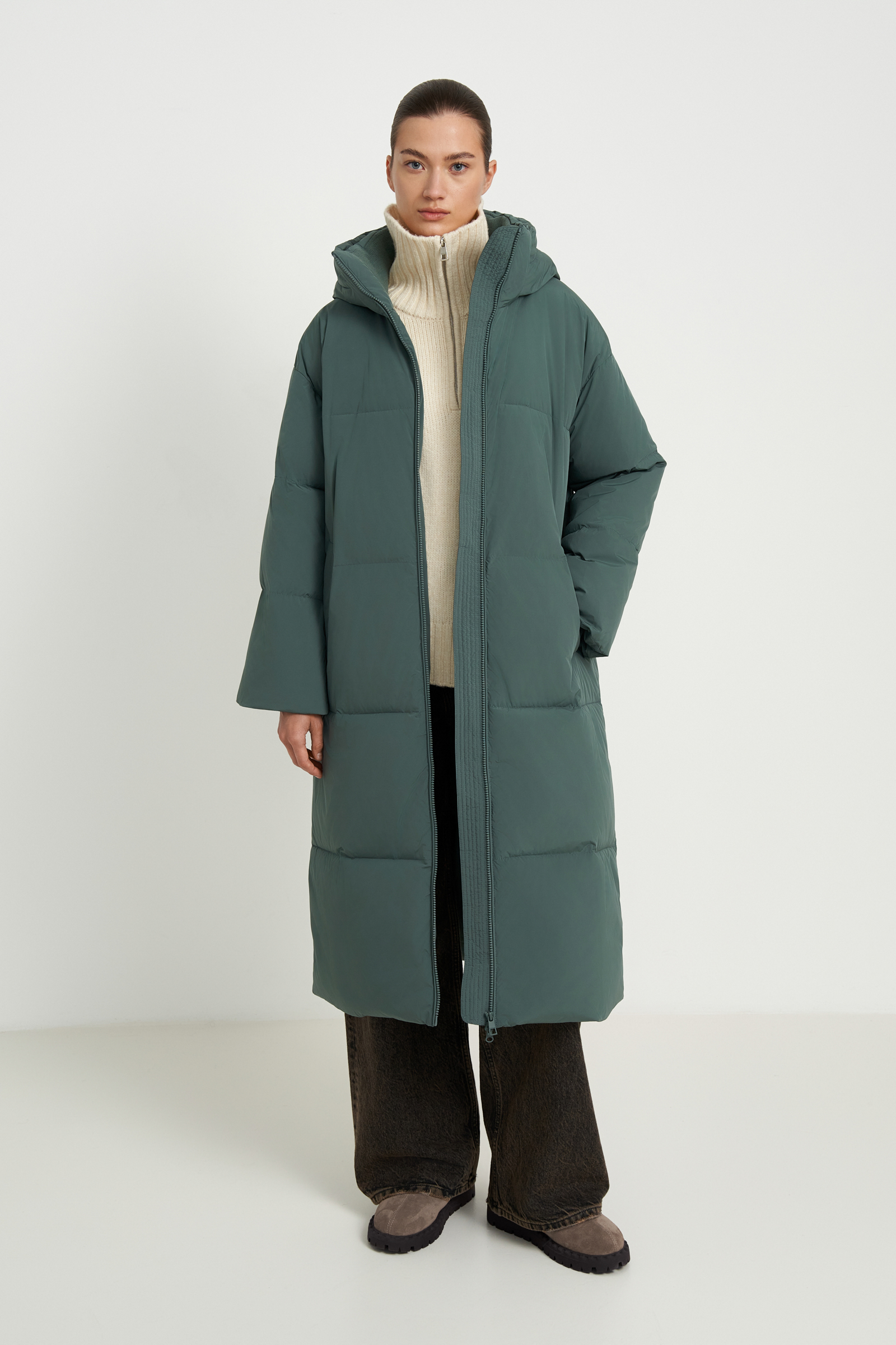 Утепленное пальто свободного силуэта