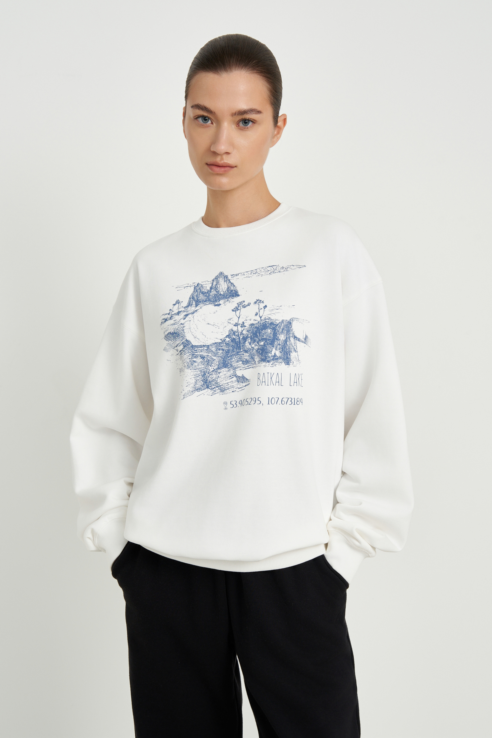 Толстовка свободного силуэта из капсулы Байкал 3490₽