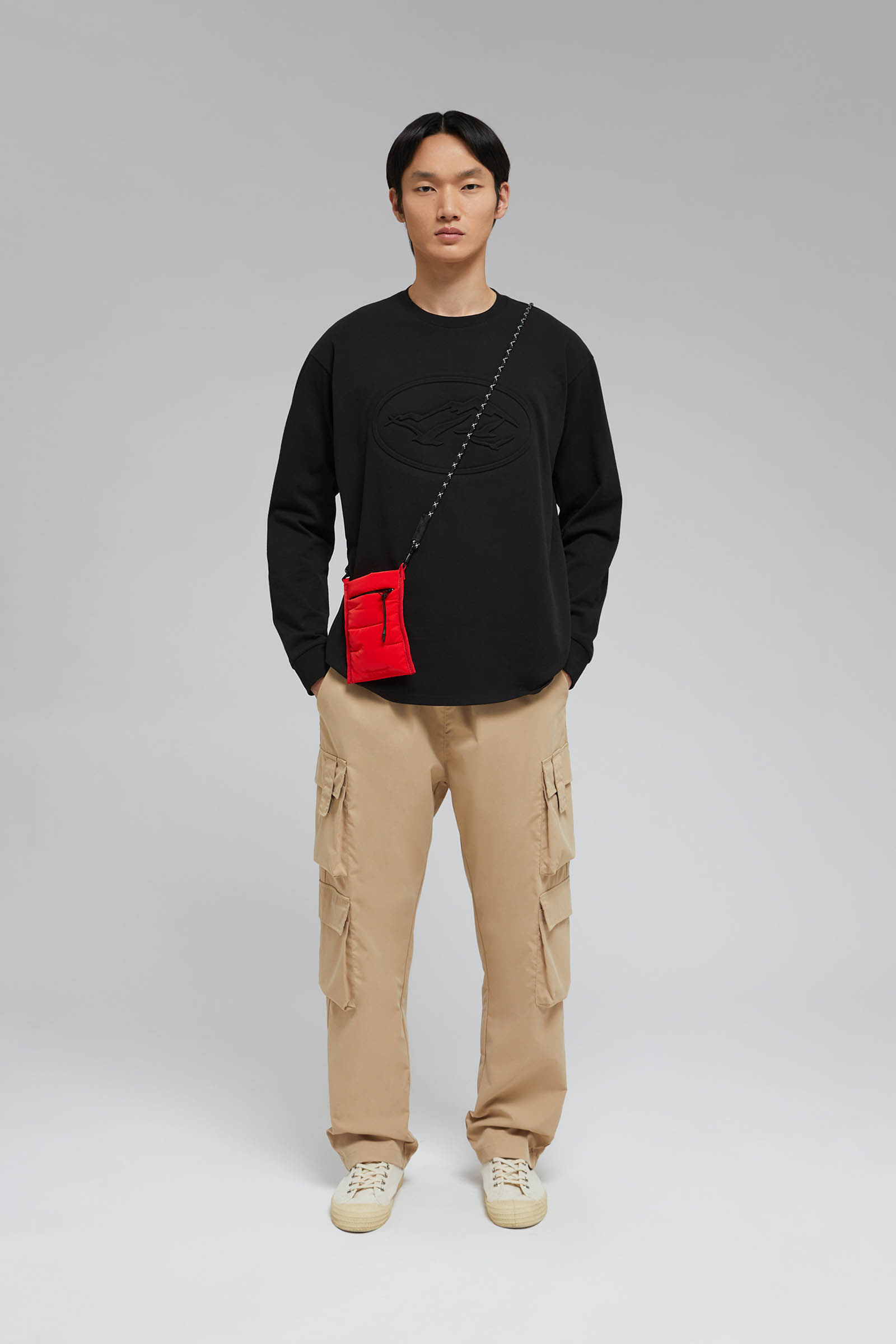 Лонгслив FINN FLARE оверсайз силуэта, черный, арт. FWF21017