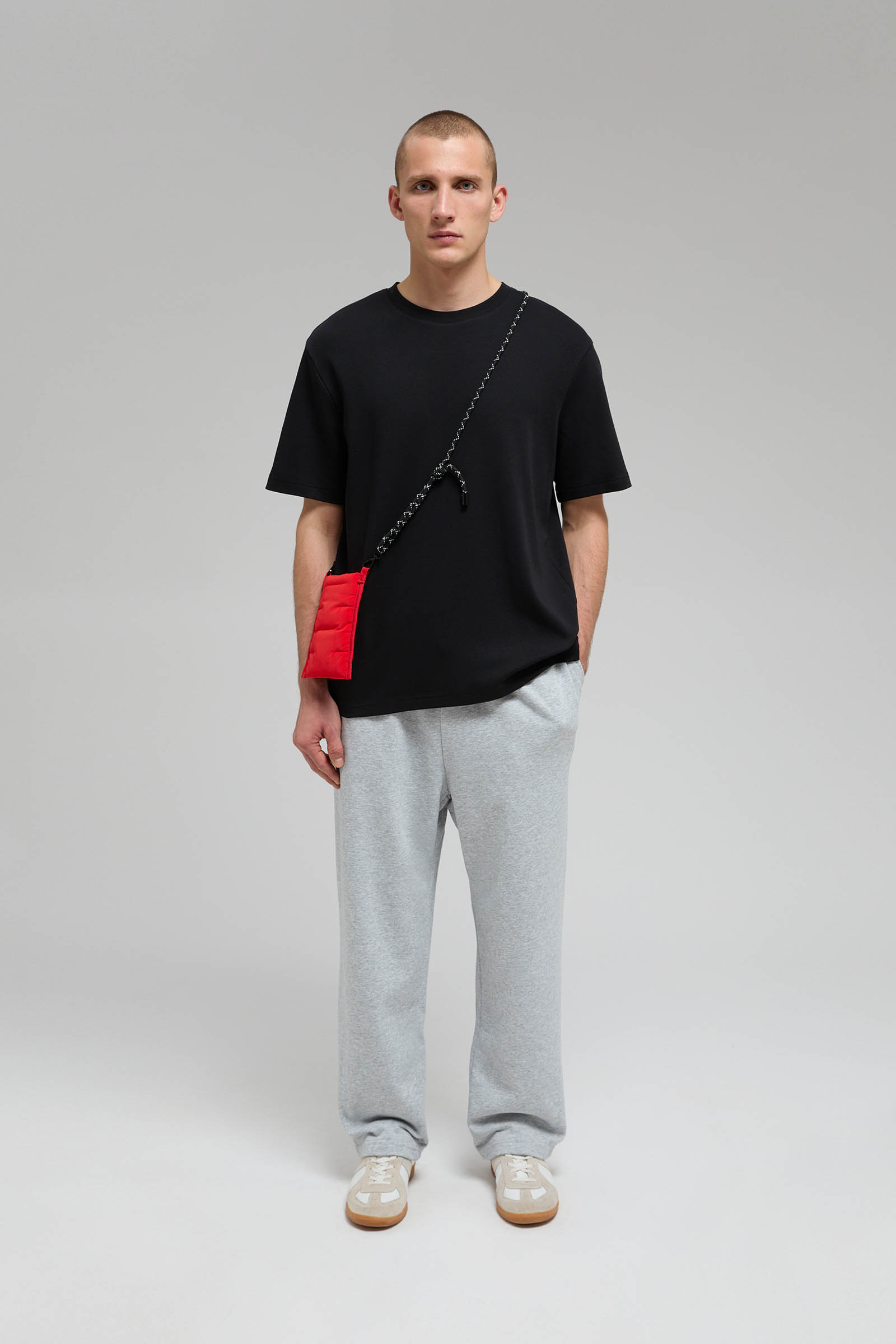 Футболка FINN FLARE из трикотажа интерлок, 200 black, арт. FWF21067