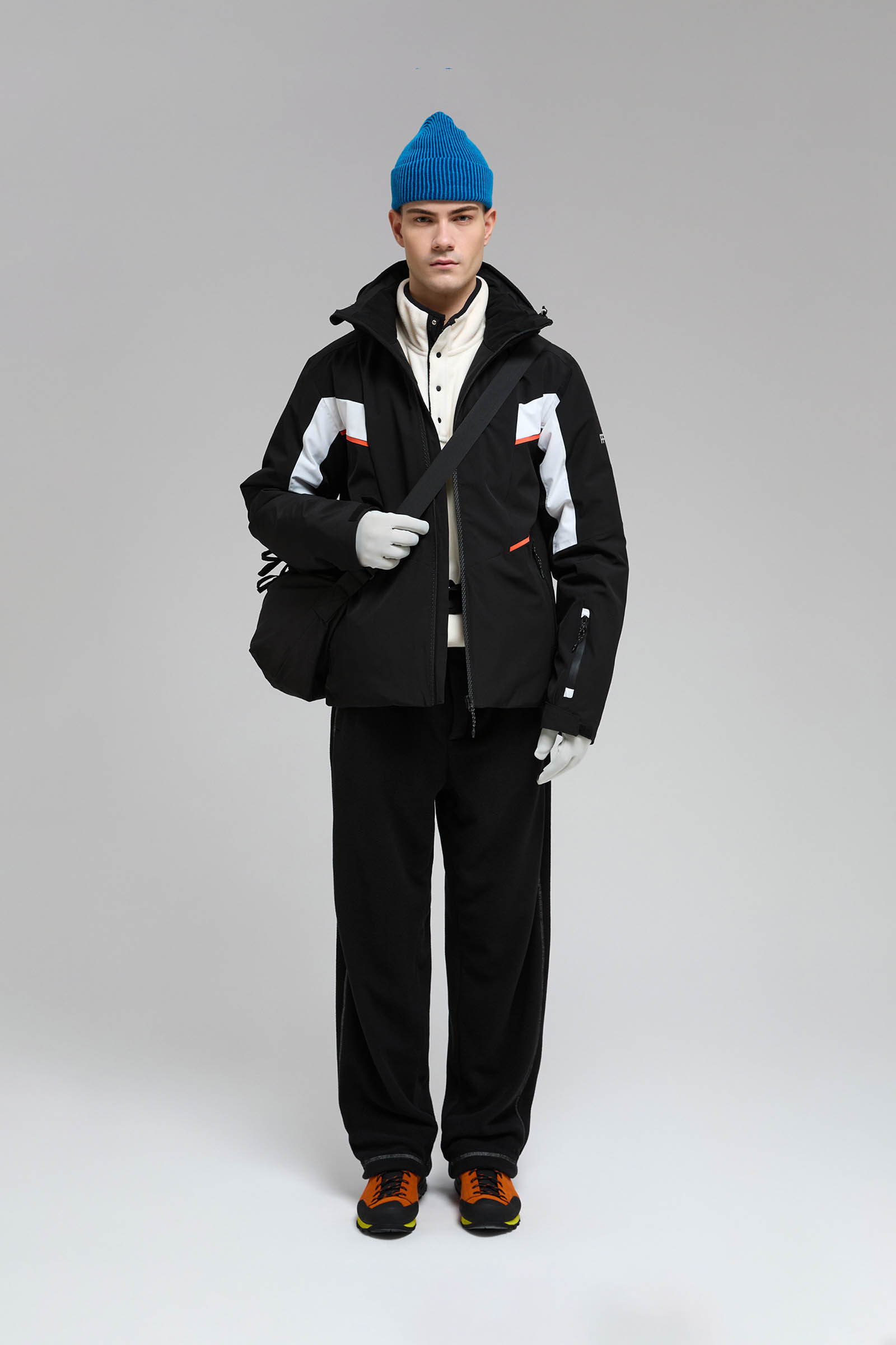 Горнолыжная куртка со съемным капюшоном