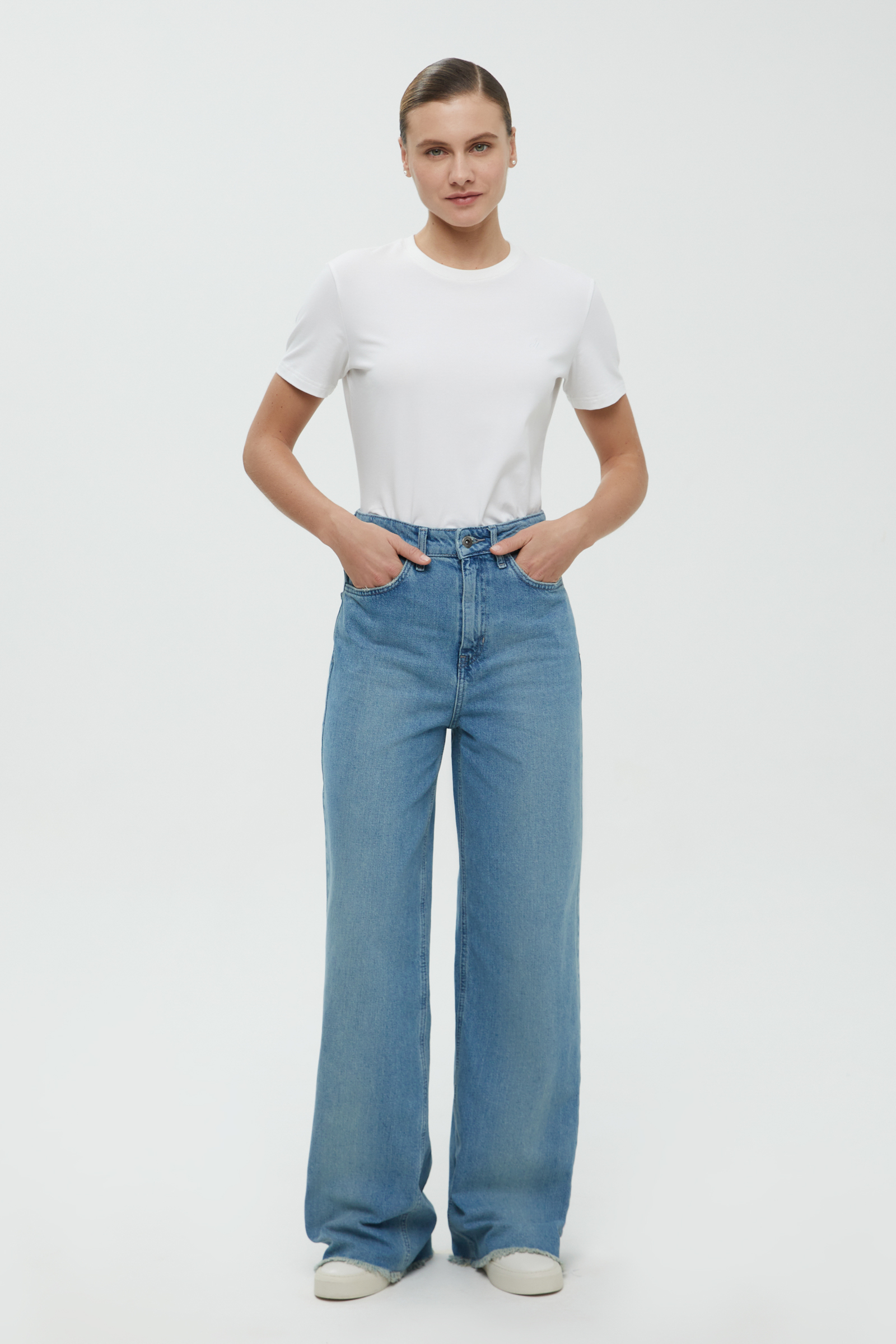 Широкие джинсы с высокой посадкой