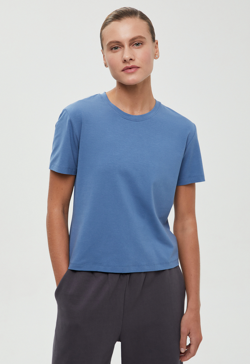 Футболка приталенного силуэта