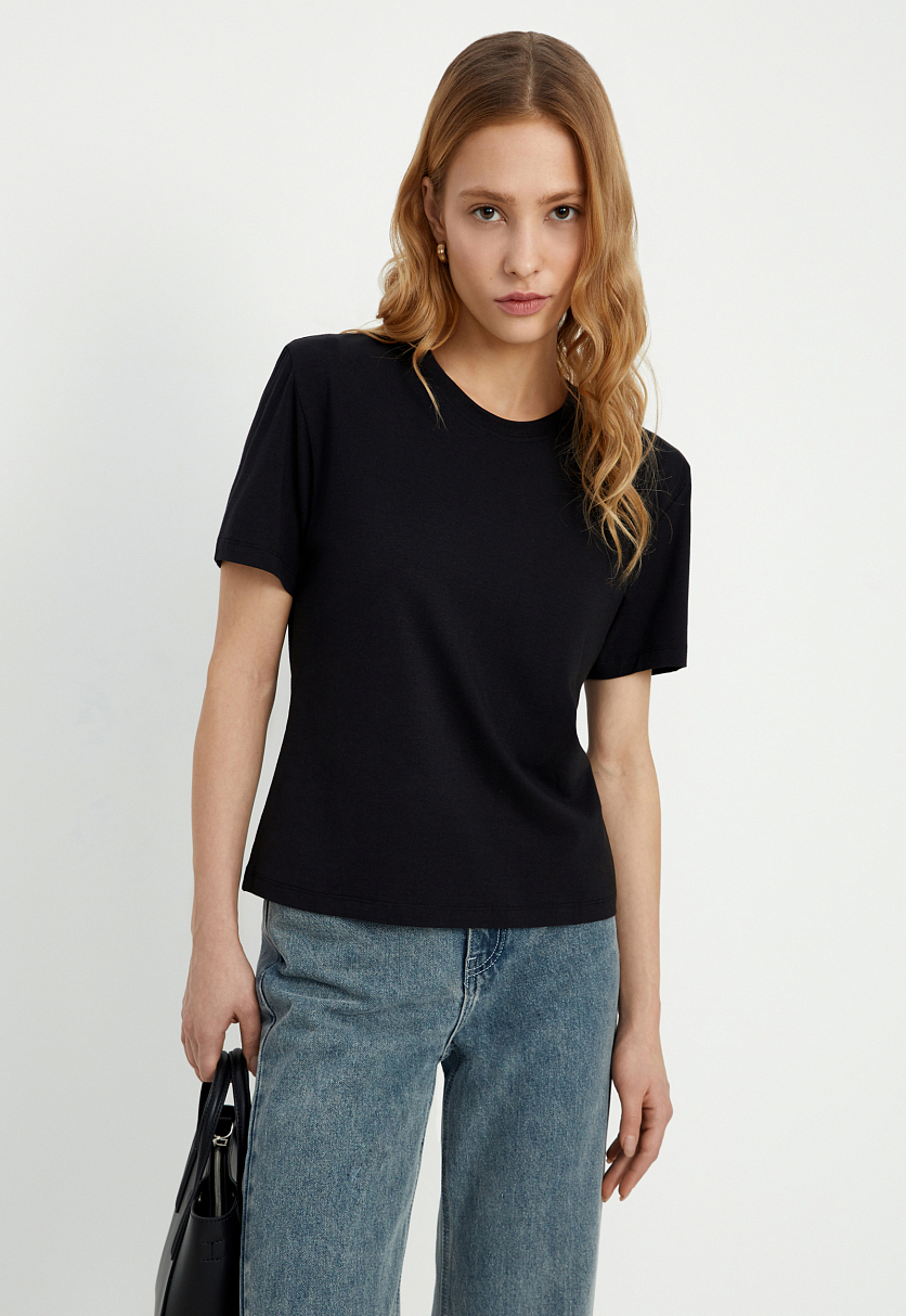 Футболка приталенного силуэта