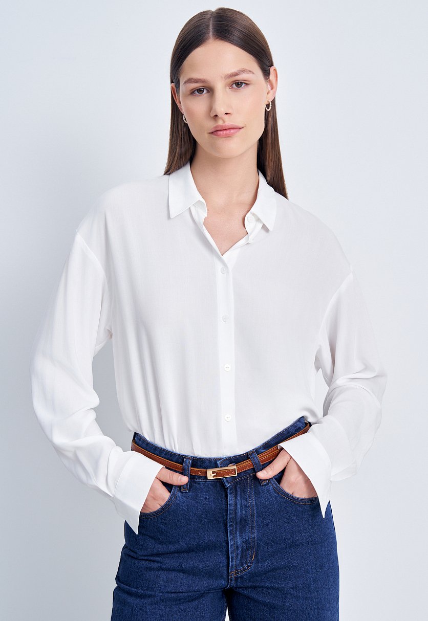 Блузка свободного кроя с отложным воротником