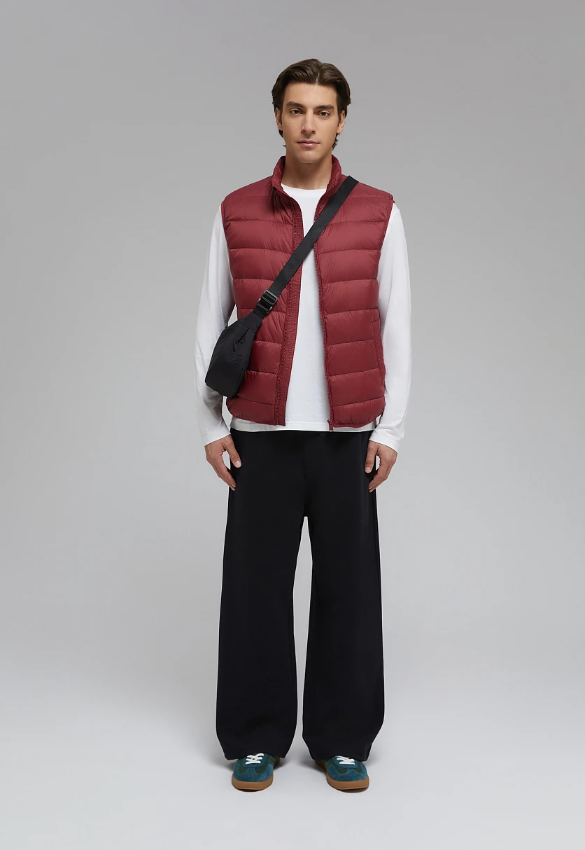 Стеганый пуховый жилет 376 cordovan BAS-20053Купить в интернет-магазине FINN FLARE, предосмотр фото №1 Стеганый пуховый жилет, Модель BAS-20053, Фото №1