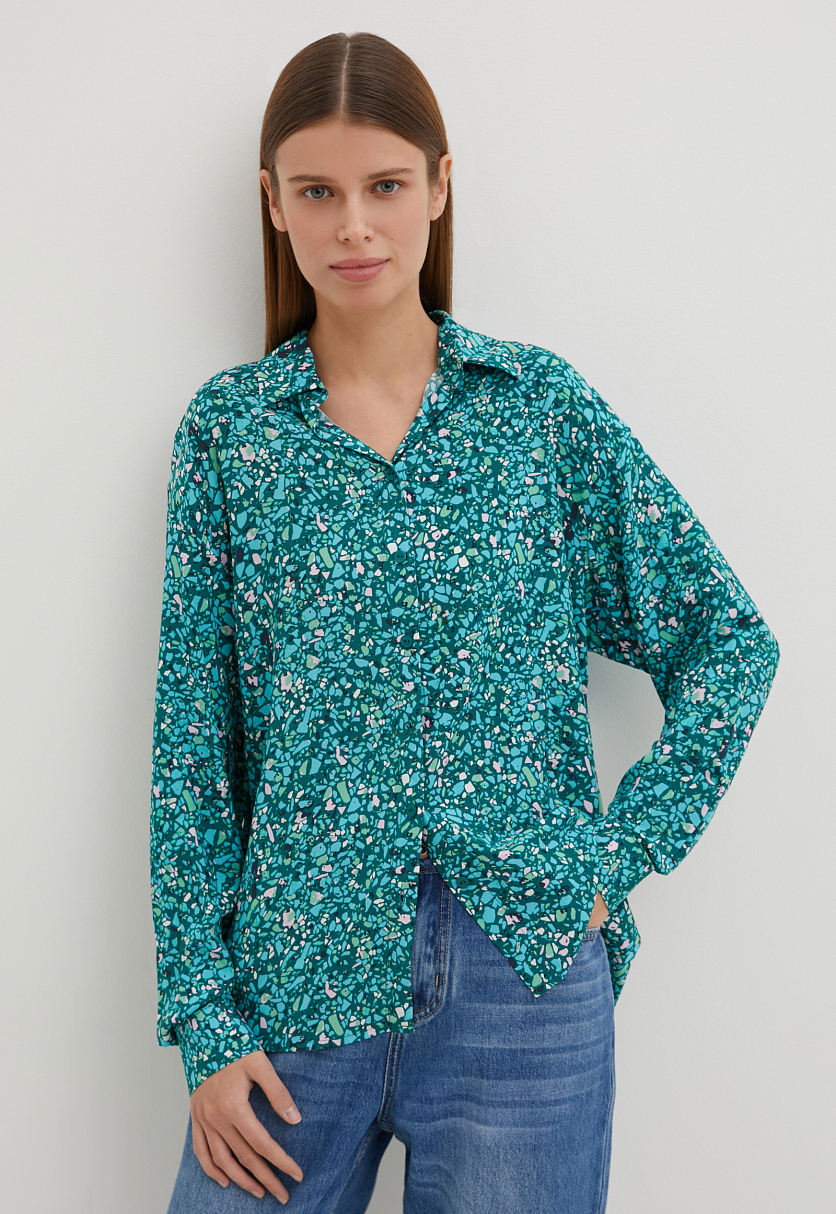 Блузка свободного кроя с отложным воротником