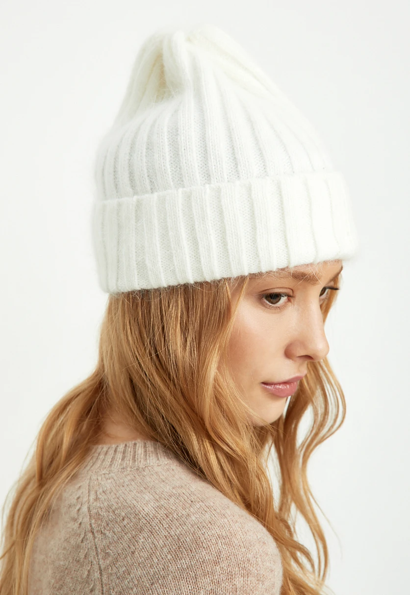 Шапка из овечьей и ангорской шерсти, Модель FAE111122, Фото №3